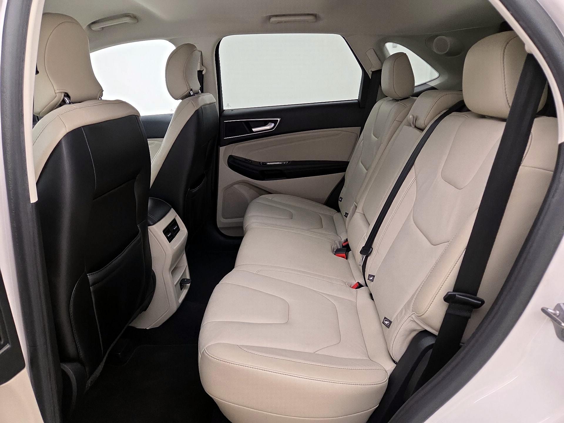 Thumbnail: 2015 Ford Edge - 19