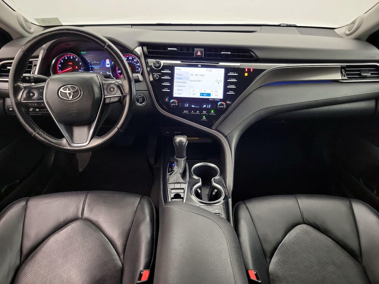 2020 Toyota Camry XSE - Photo 10