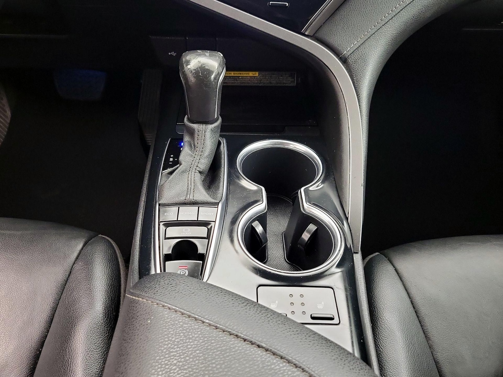 2020 Toyota Camry XSE - Photo 19