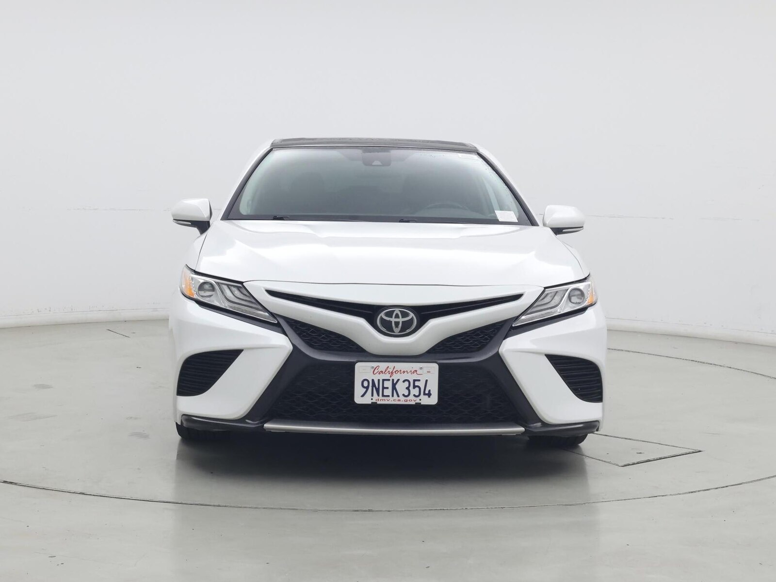 2020 Toyota Camry XSE - Photo 6