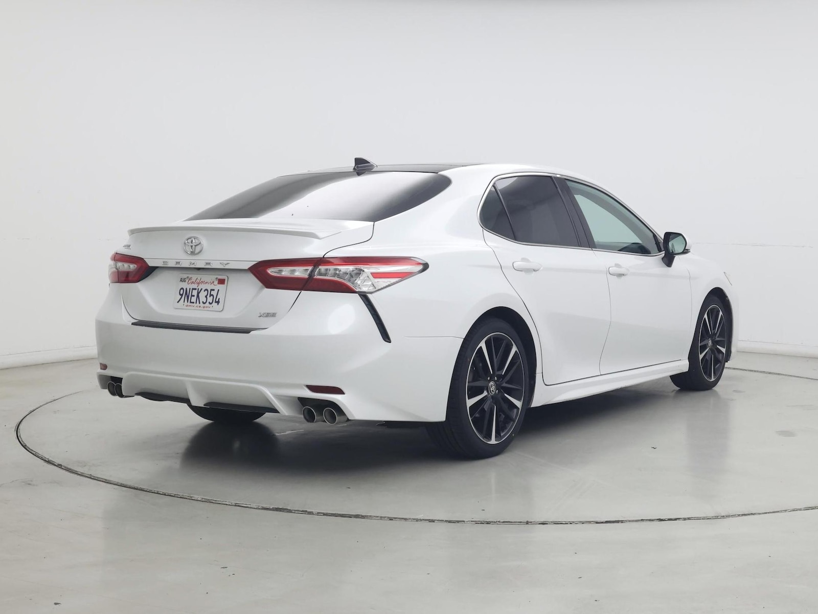 2020 Toyota Camry XSE - Photo 9