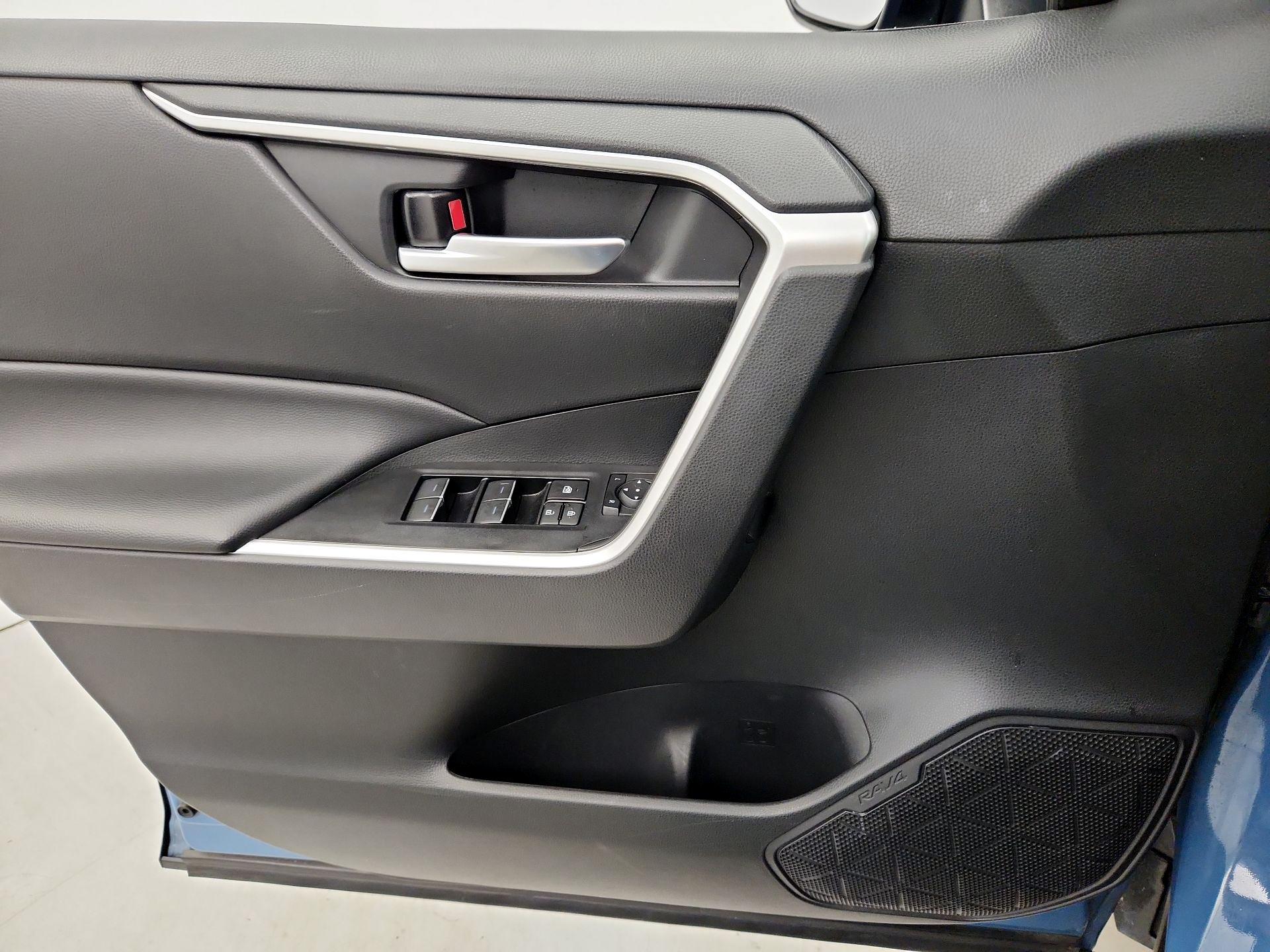 Thumbnail: 2023 Toyota RAV4 - 12