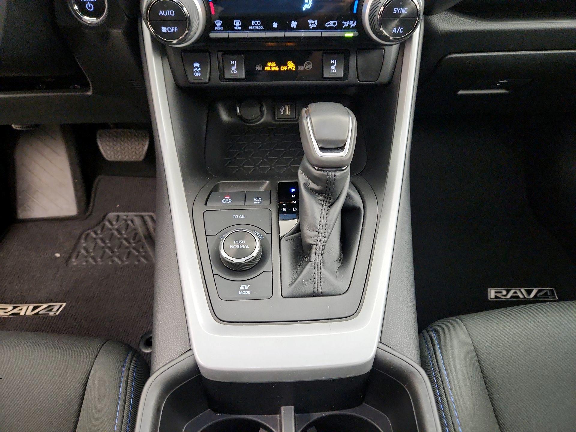 Thumbnail: 2023 Toyota RAV4 - 17