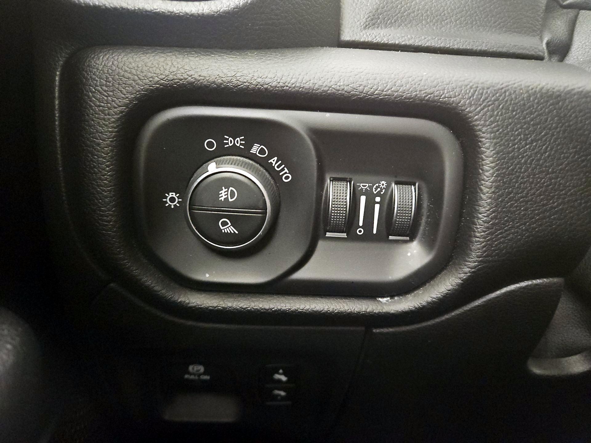 Thumbnail: 2019 RAM 1500 - 13
