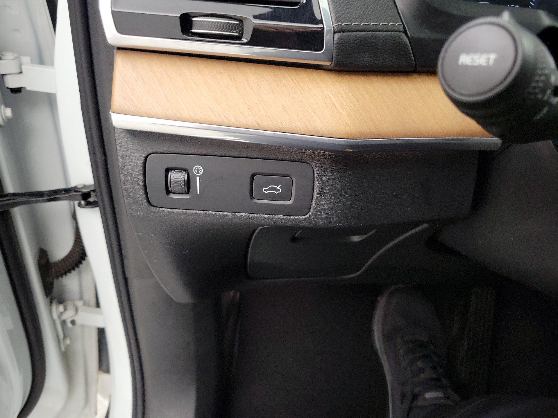 Thumbnail: 2018 Volvo XC90 - 13