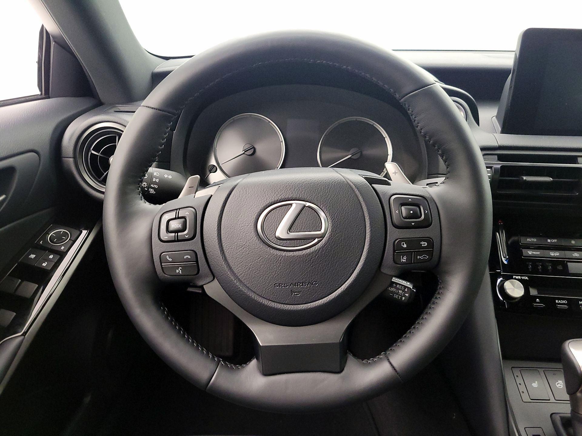Thumbnail: 2025 Lexus IS - 10