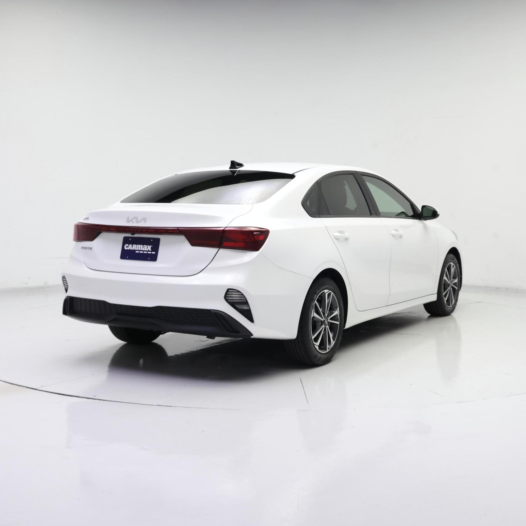 Thumbnail: 2024 Kia Forte - 8