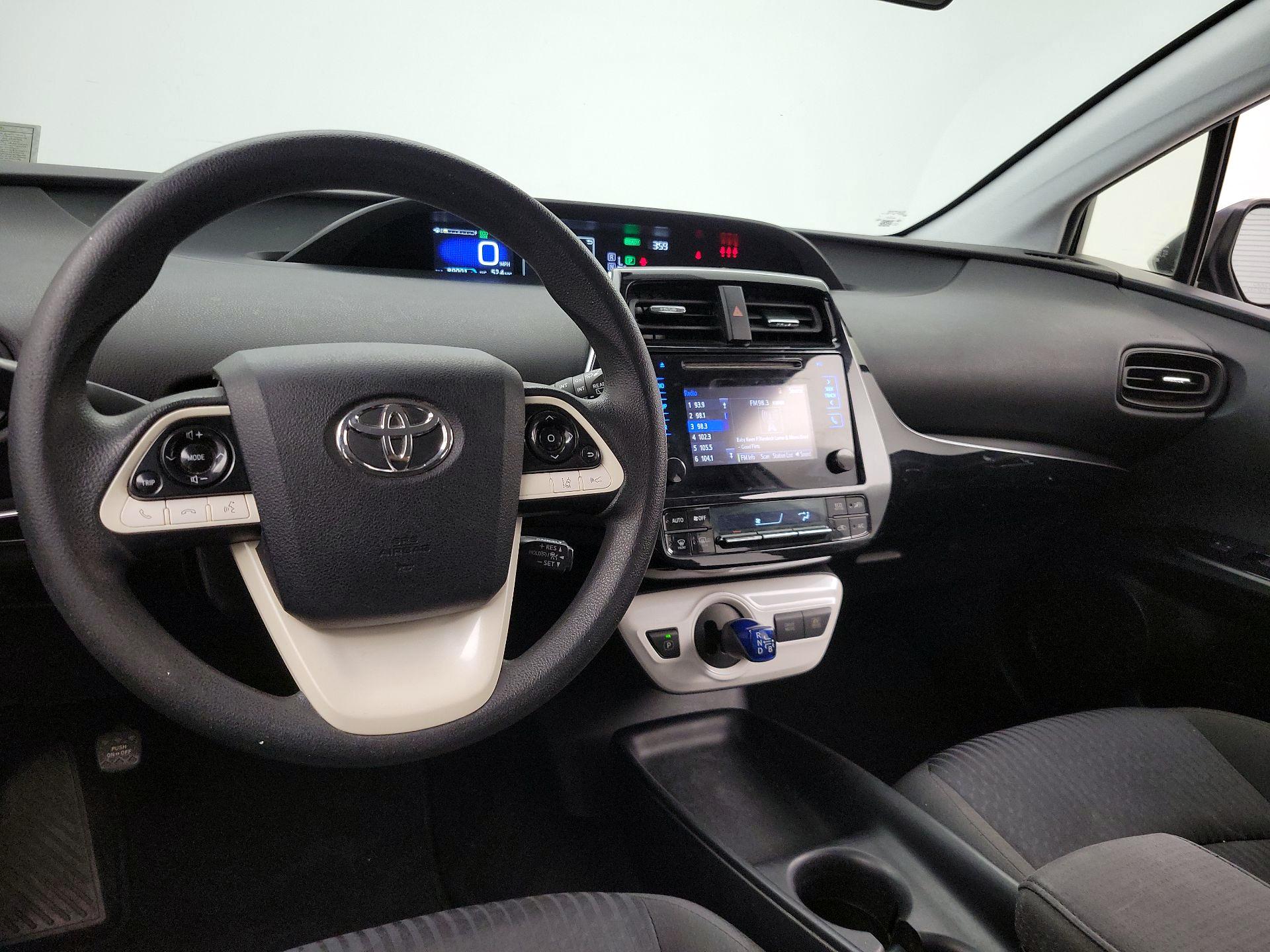 Thumbnail: 2017 Toyota Prius - 9