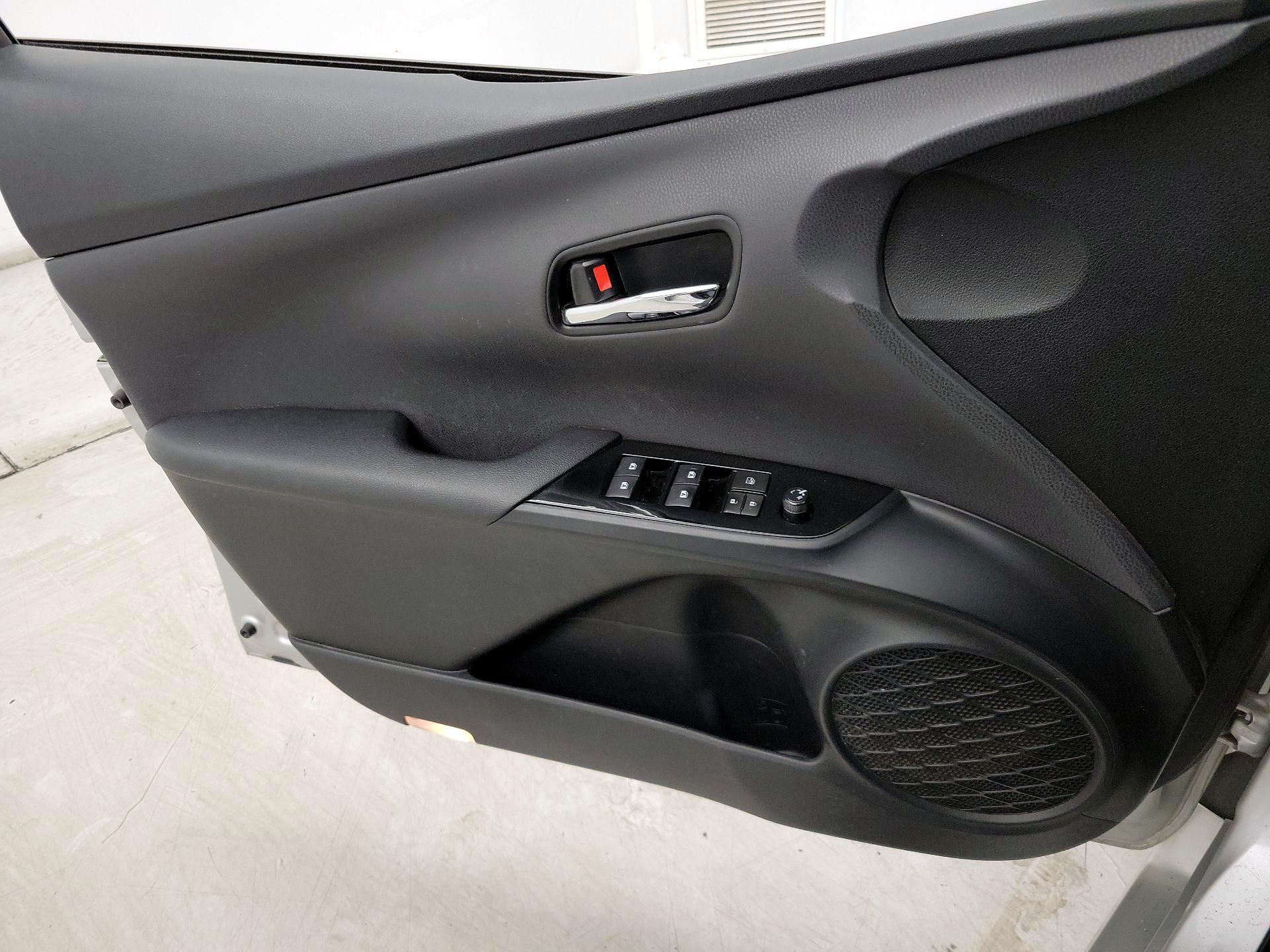 Thumbnail: 2017 Toyota Prius - 12