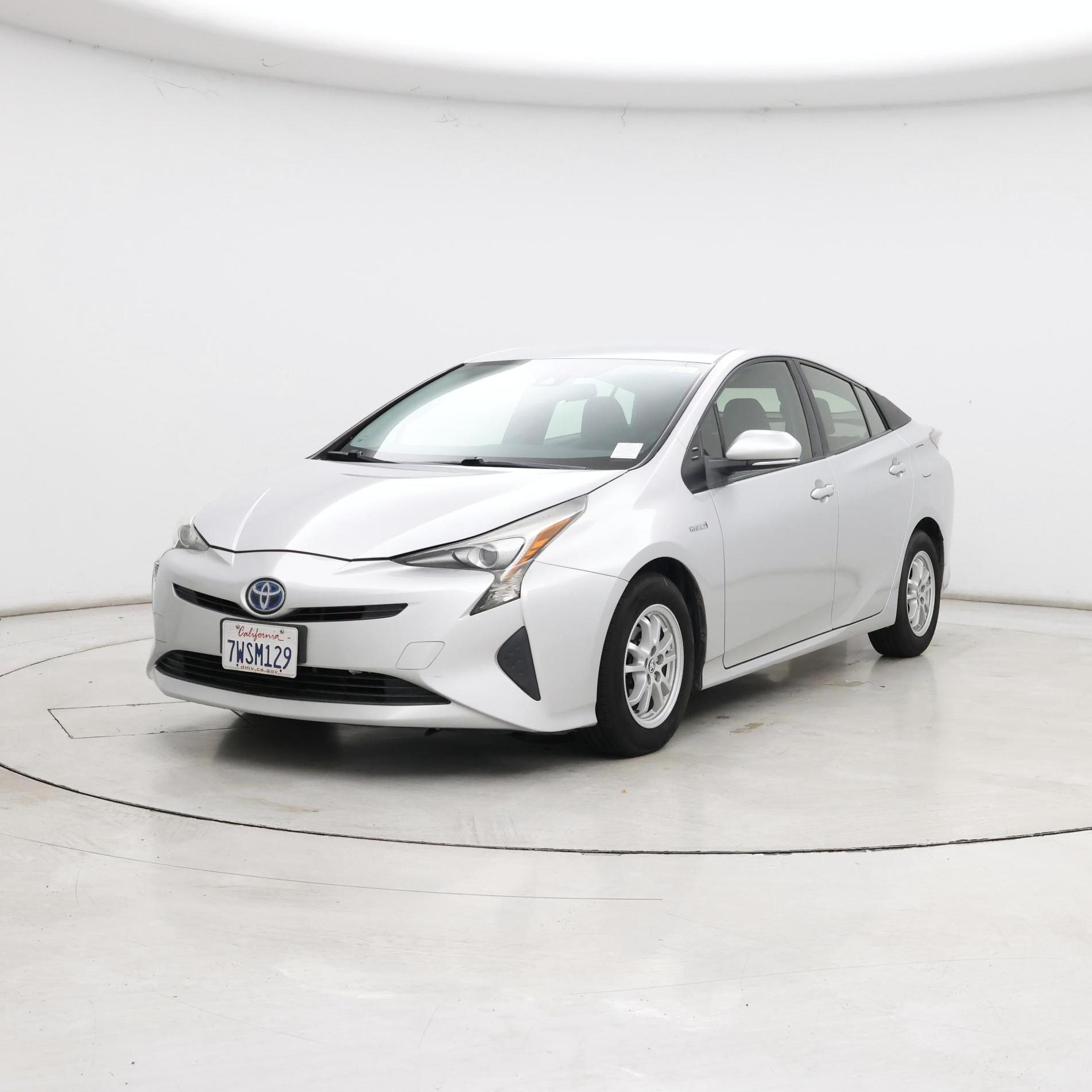 Thumbnail: 2017 Toyota Prius - 4