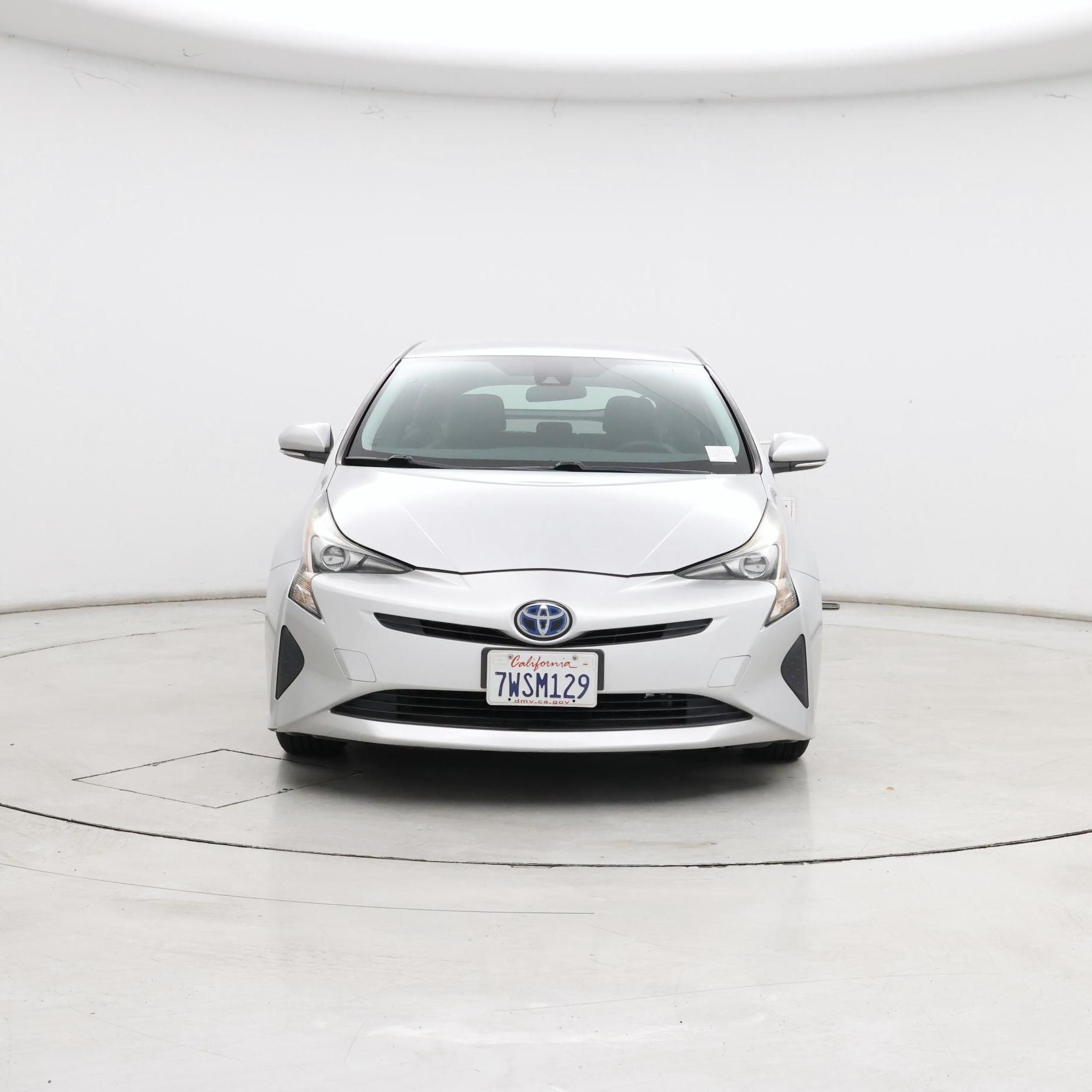 Thumbnail: 2017 Toyota Prius - 5