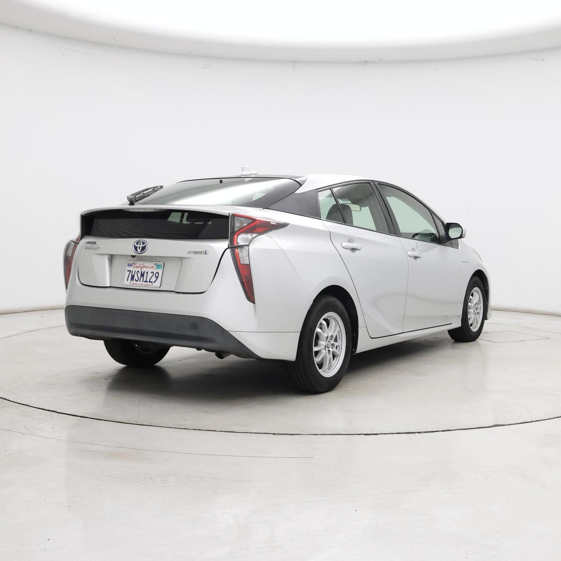 Thumbnail: 2017 Toyota Prius - 8