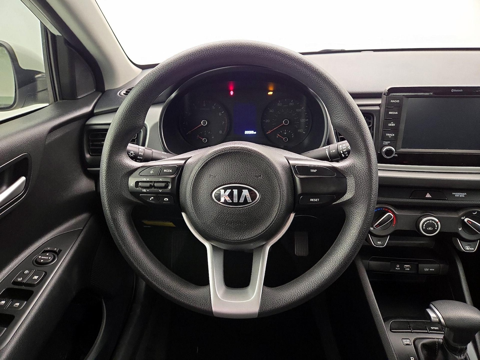 2020 Kia RIO LX - Photo 11