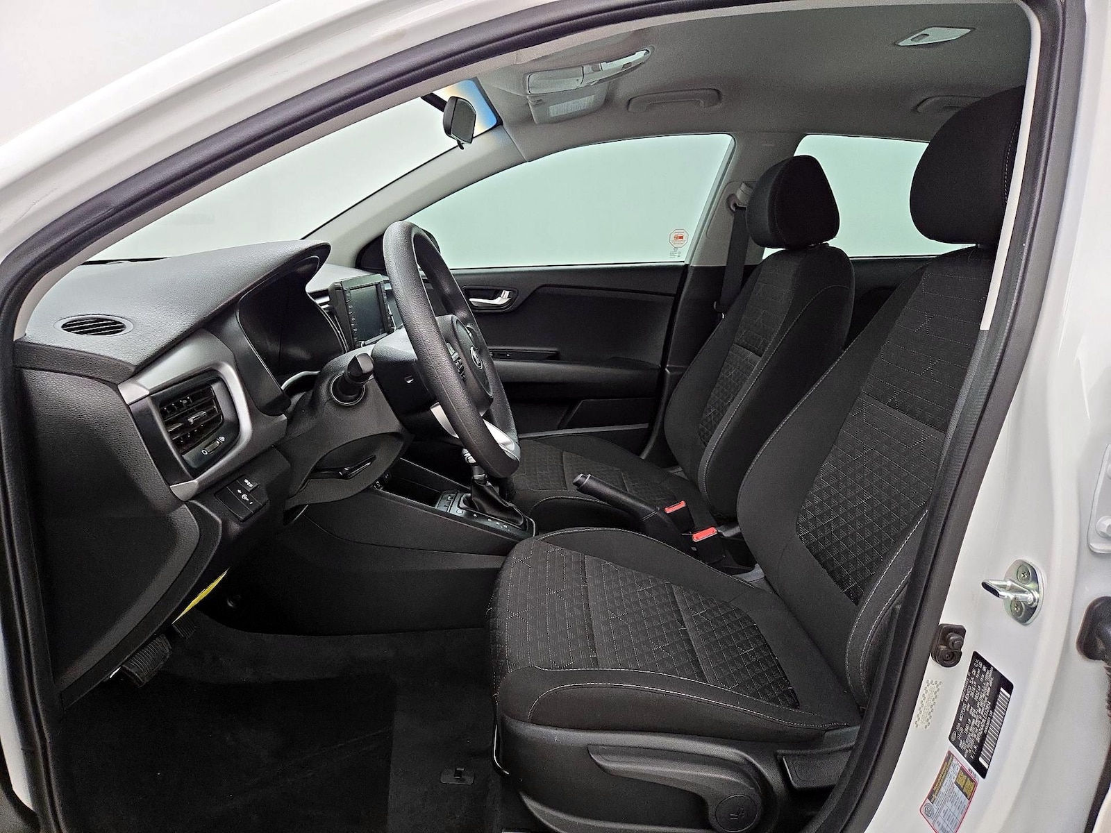 2020 Kia RIO LX - Photo 12
