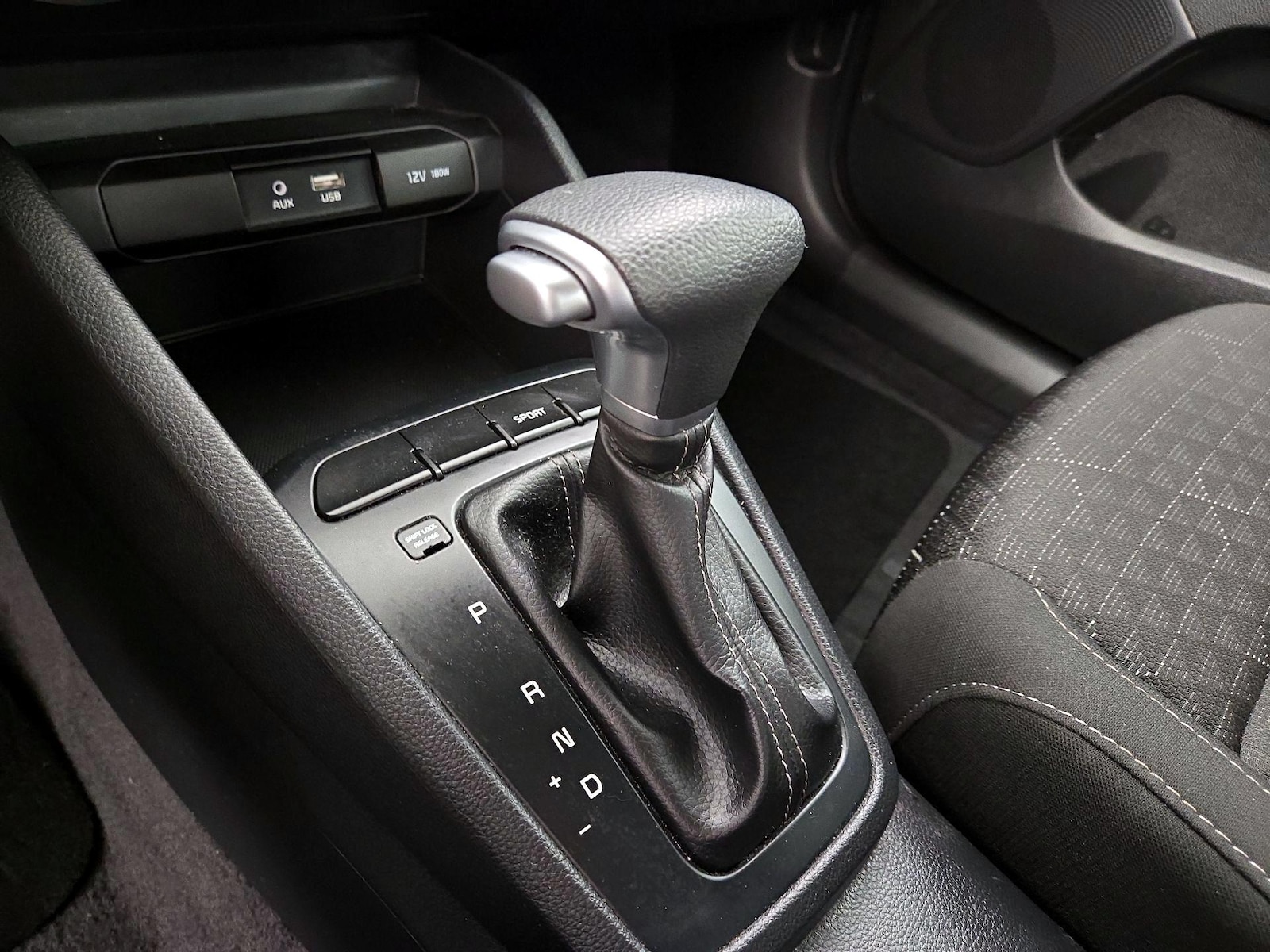 2020 Kia RIO LX - Photo 18