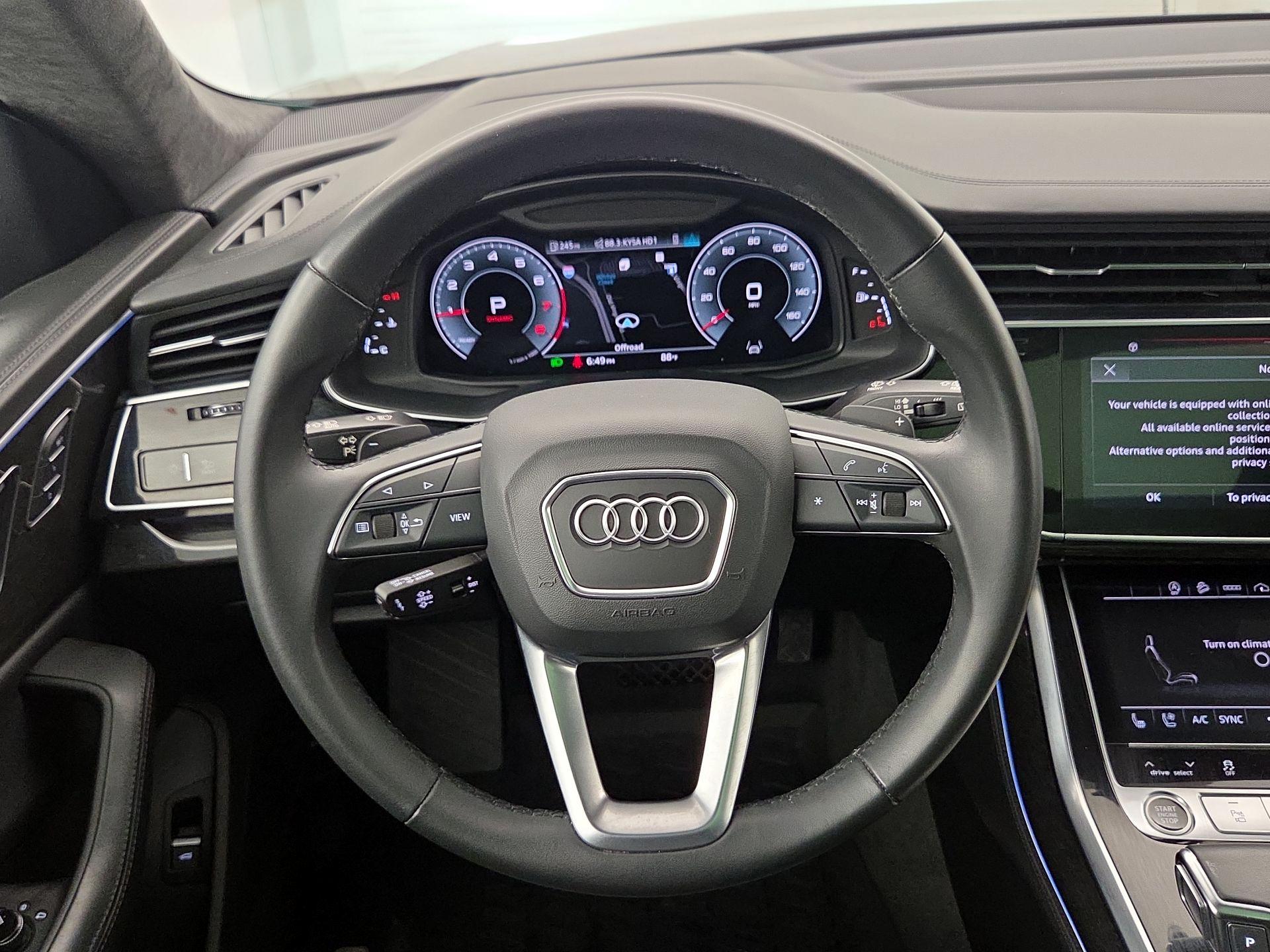 Thumbnail: 2022 Audi Q8 - 10