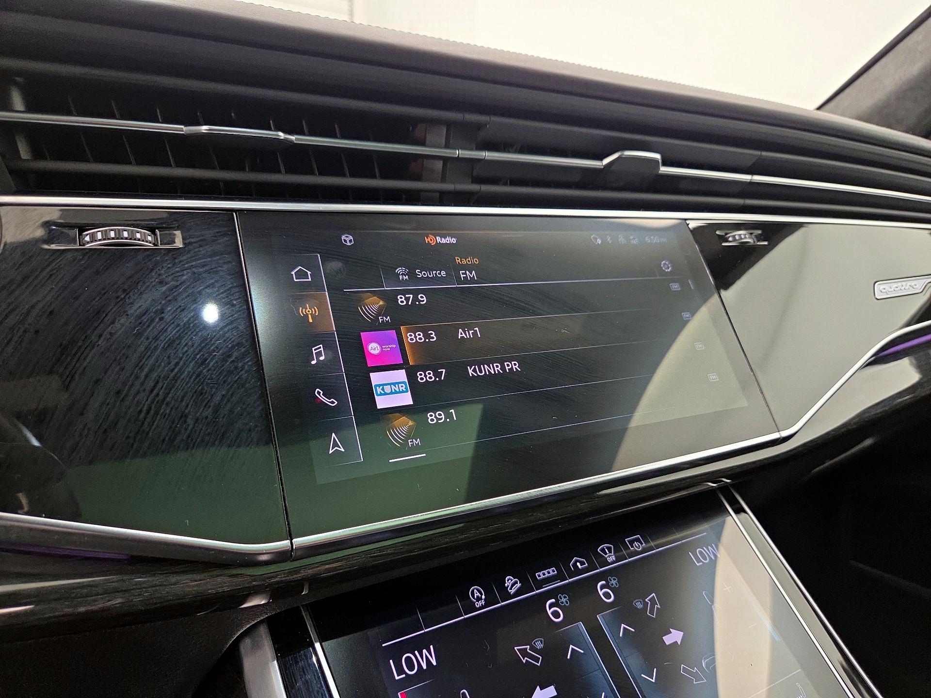 Thumbnail: 2022 Audi Q8 - 16