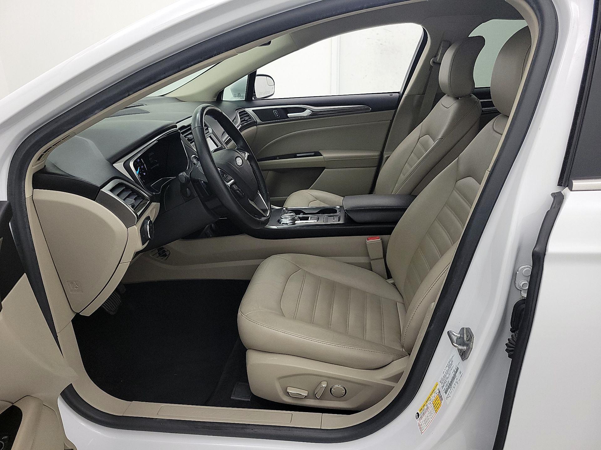 Thumbnail: 2017 Ford Fusion - 11