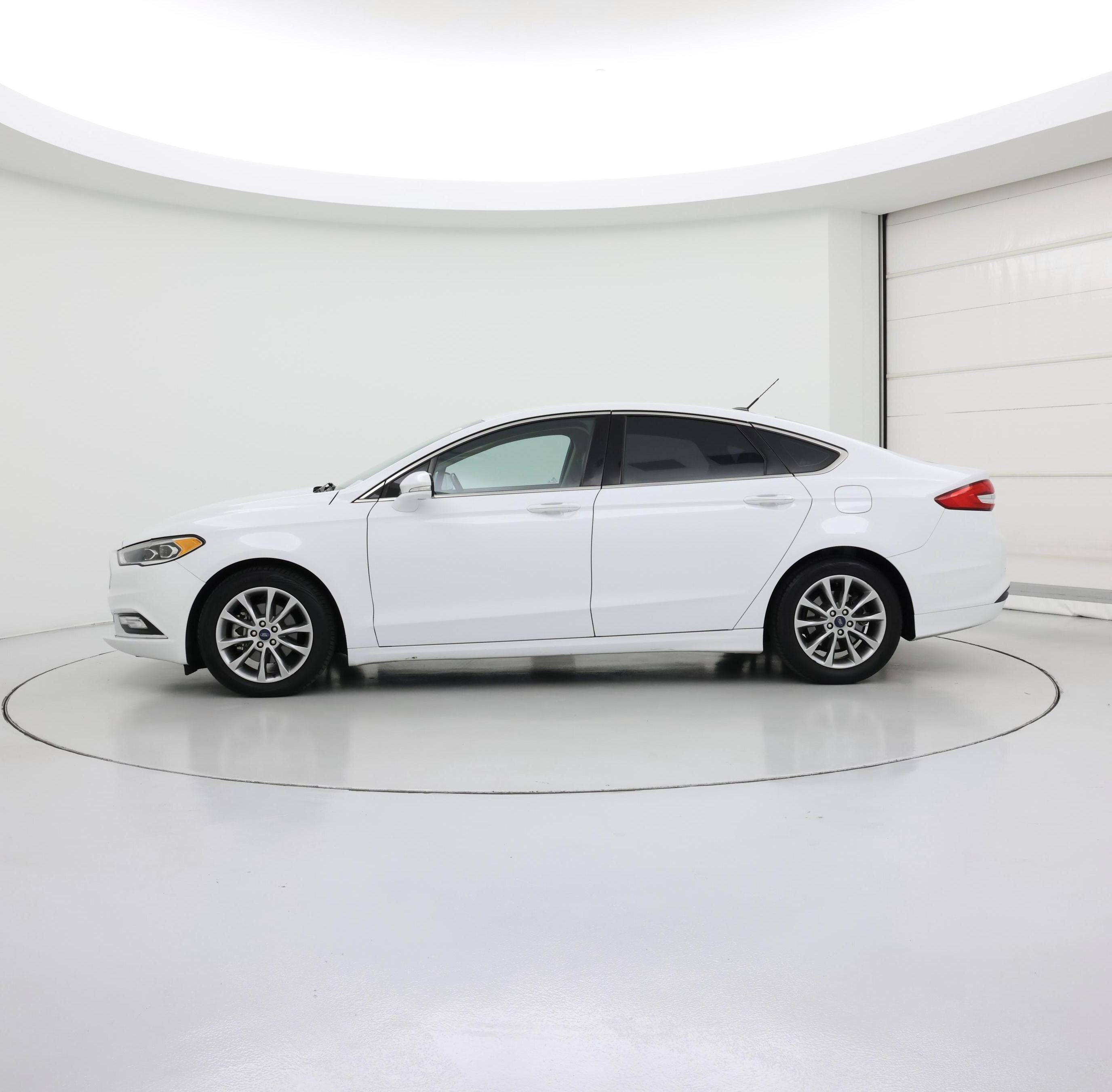 Thumbnail: 2017 Ford Fusion - 3