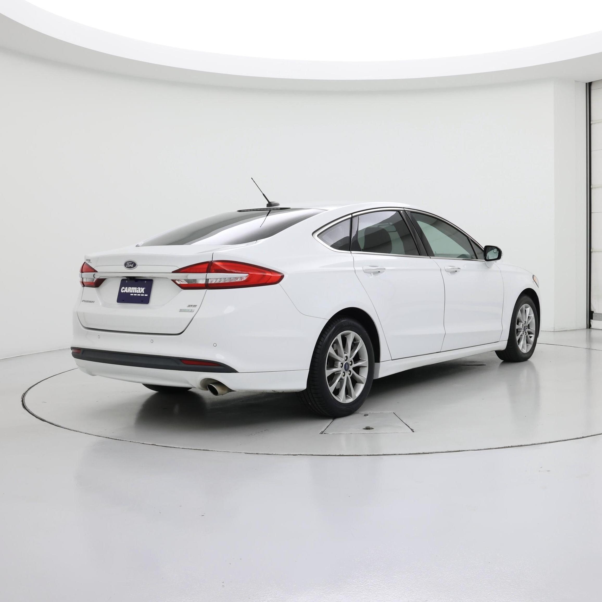 Thumbnail: 2017 Ford Fusion - 8