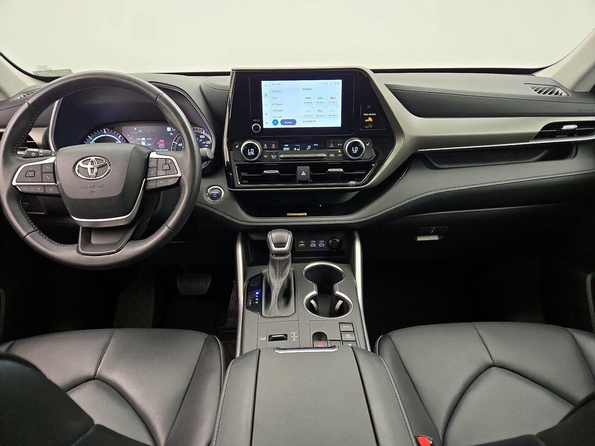 Thumbnail: 2023 Toyota Highlander - 9