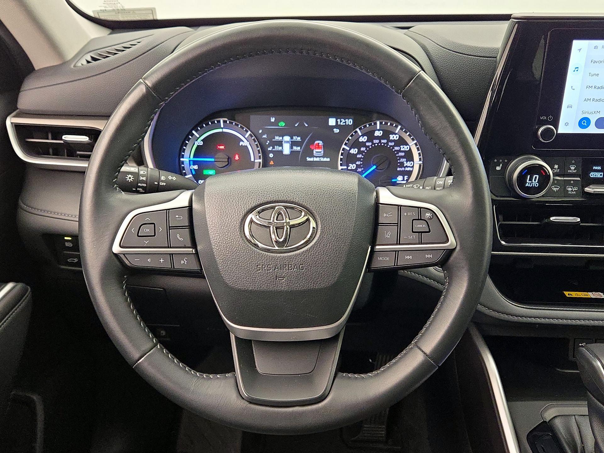 Thumbnail: 2023 Toyota Highlander - 10