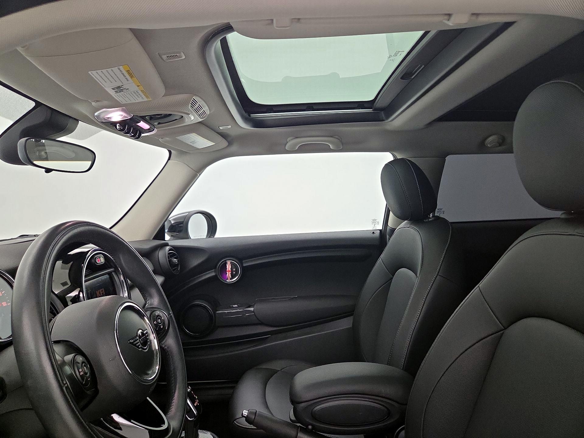 Thumbnail: 2020 MINI Cooper Hardtop - 19