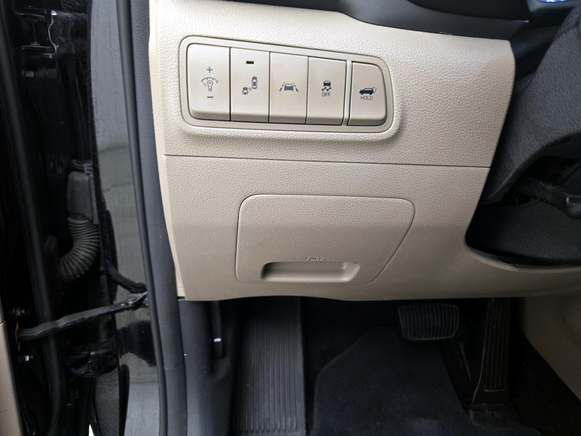Thumbnail: 2019 Hyundai Tucson - 13