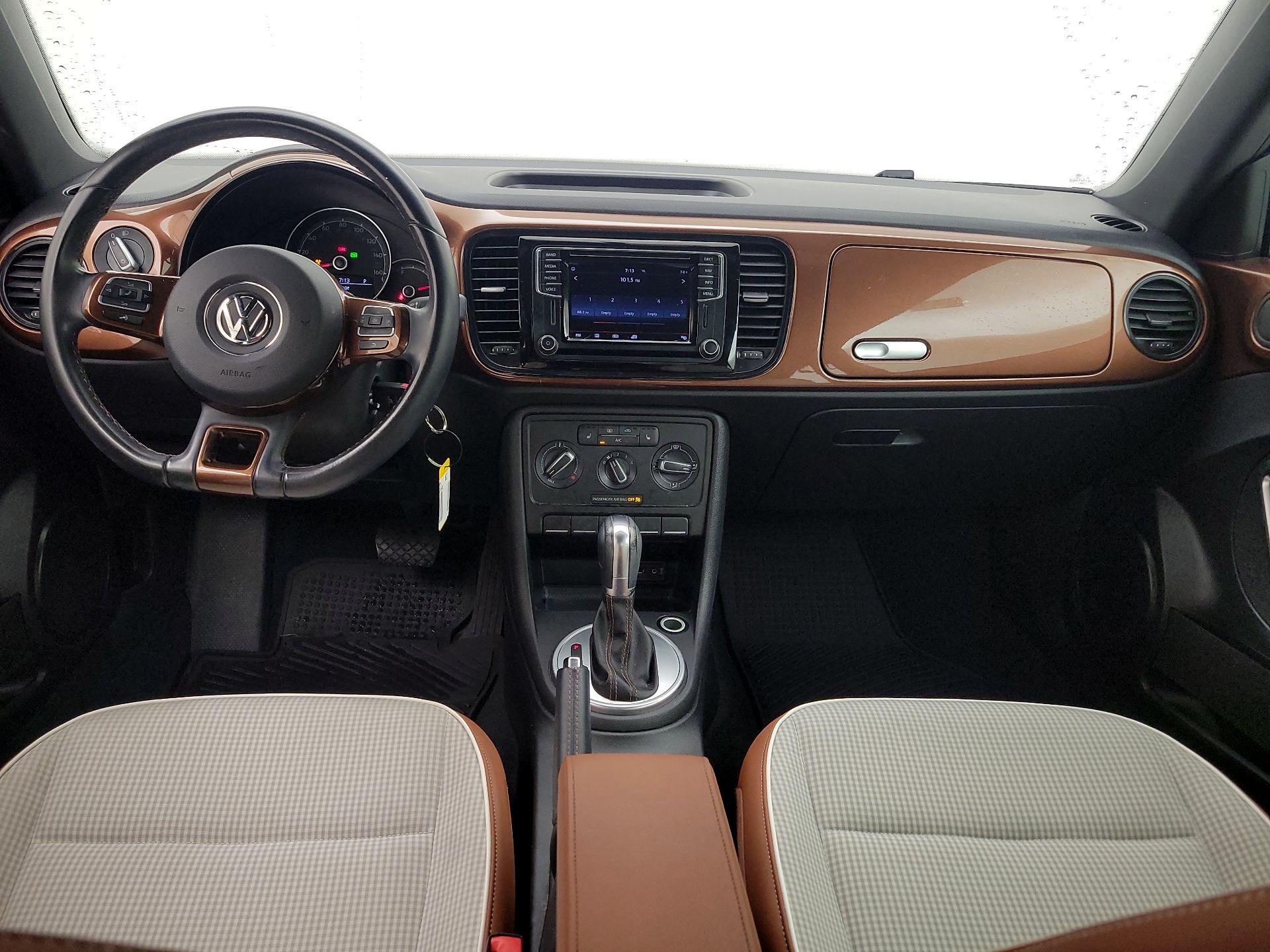 Thumbnail: 2017 Volkswagen Beetle - 9