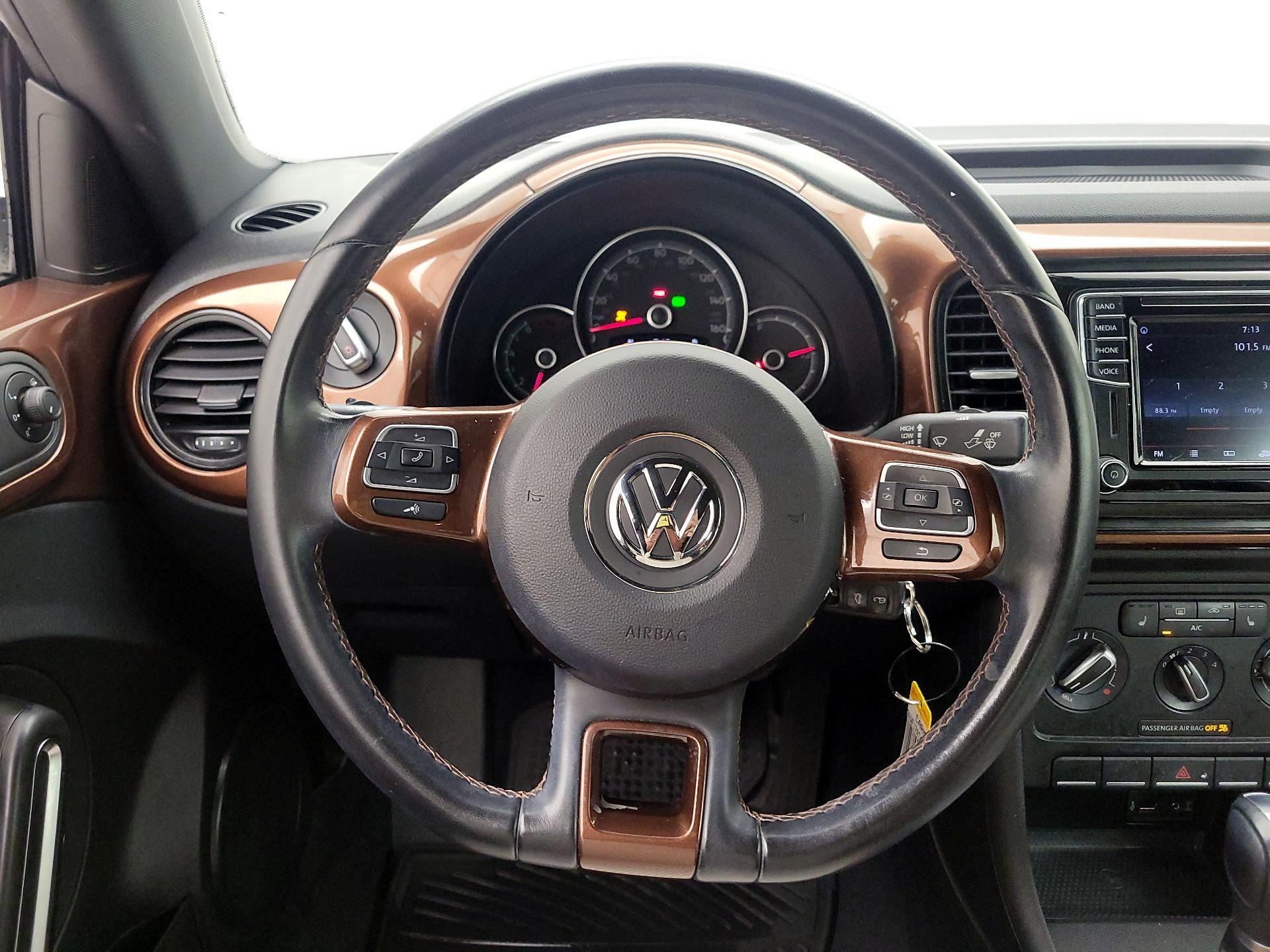 Thumbnail: 2017 Volkswagen Beetle - 10