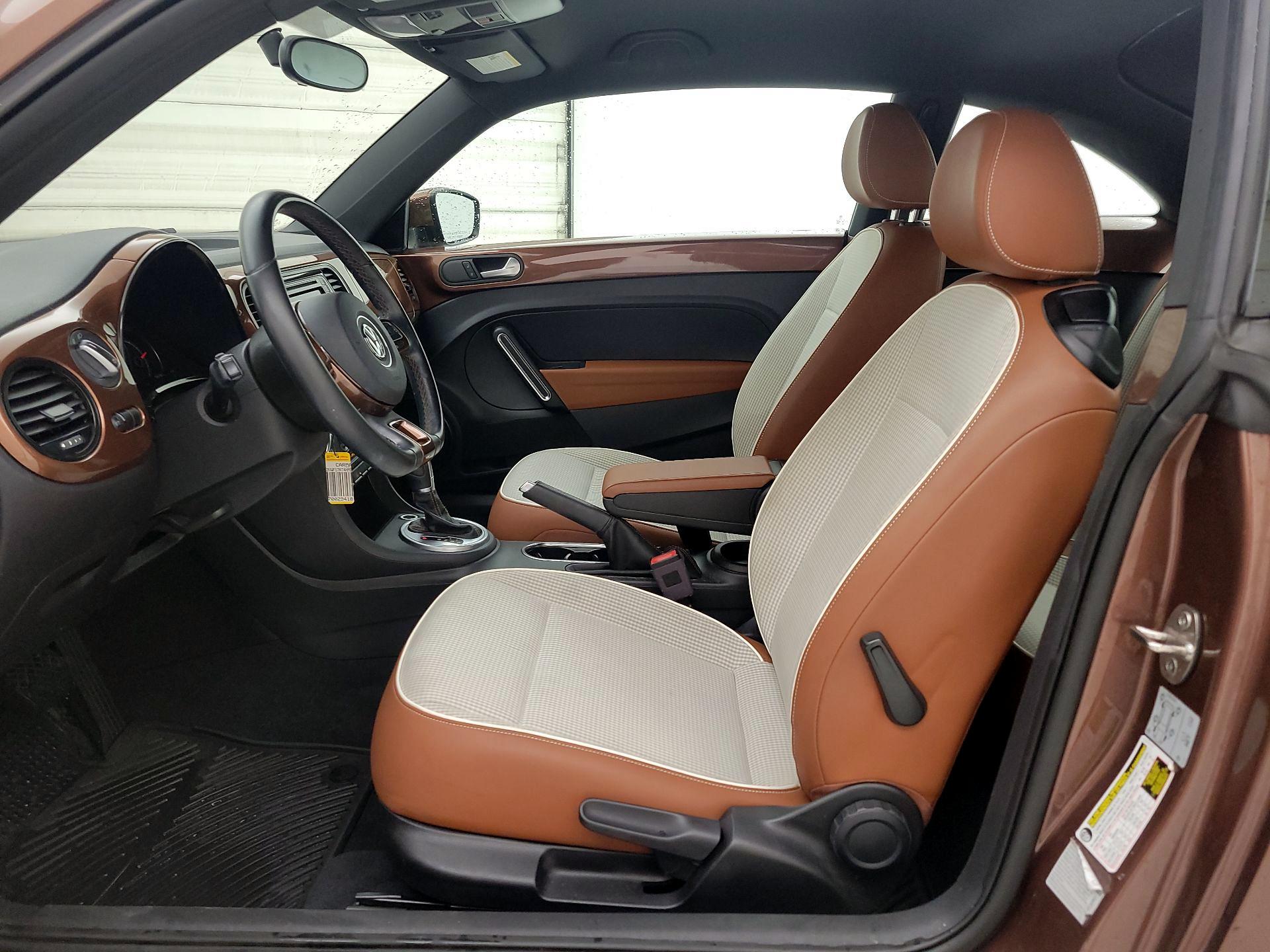 Thumbnail: 2017 Volkswagen Beetle - 11