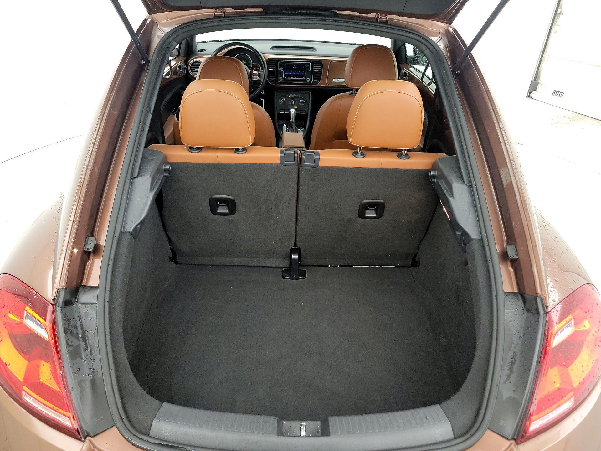 Thumbnail: 2017 Volkswagen Beetle - 20