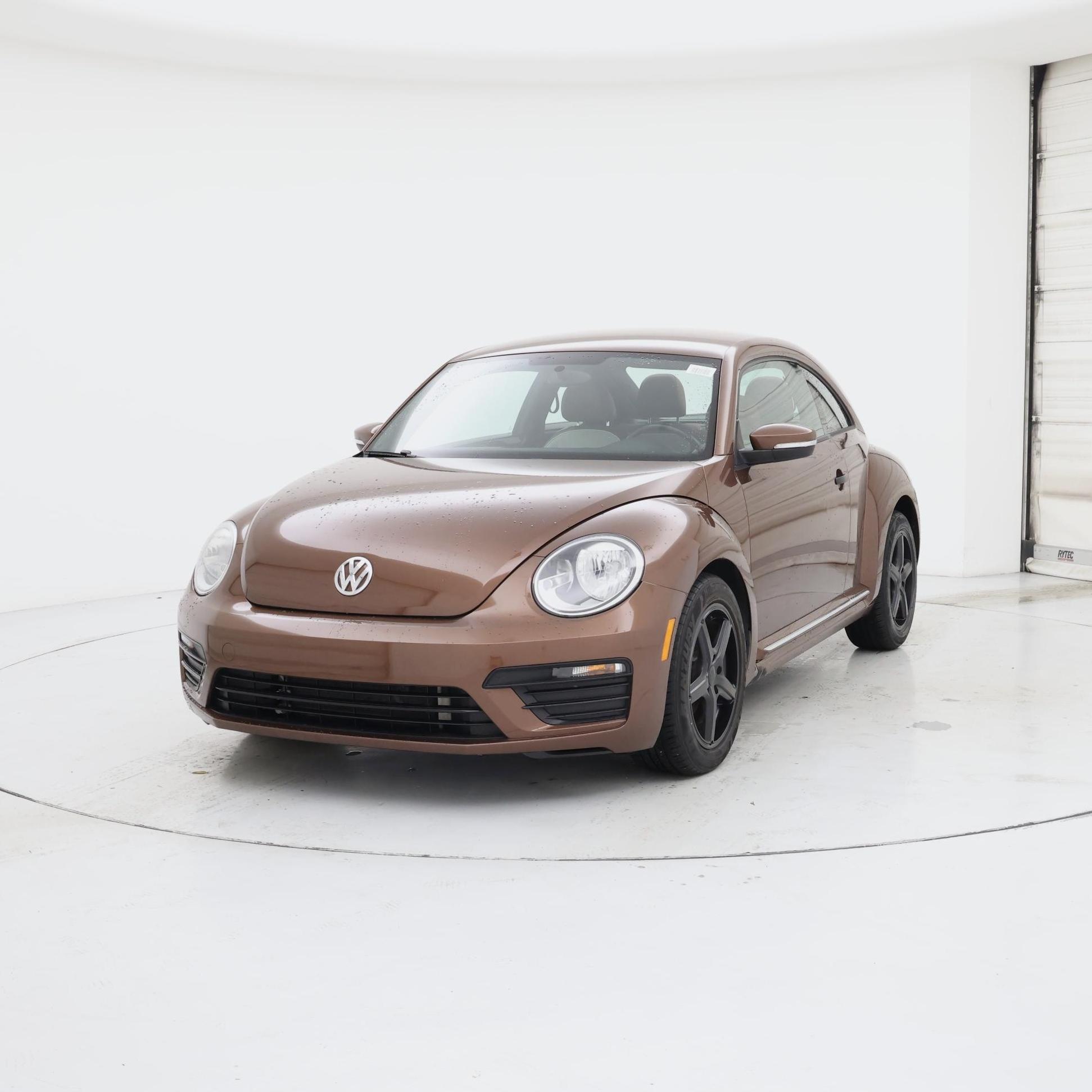 Thumbnail: 2017 Volkswagen Beetle - 4