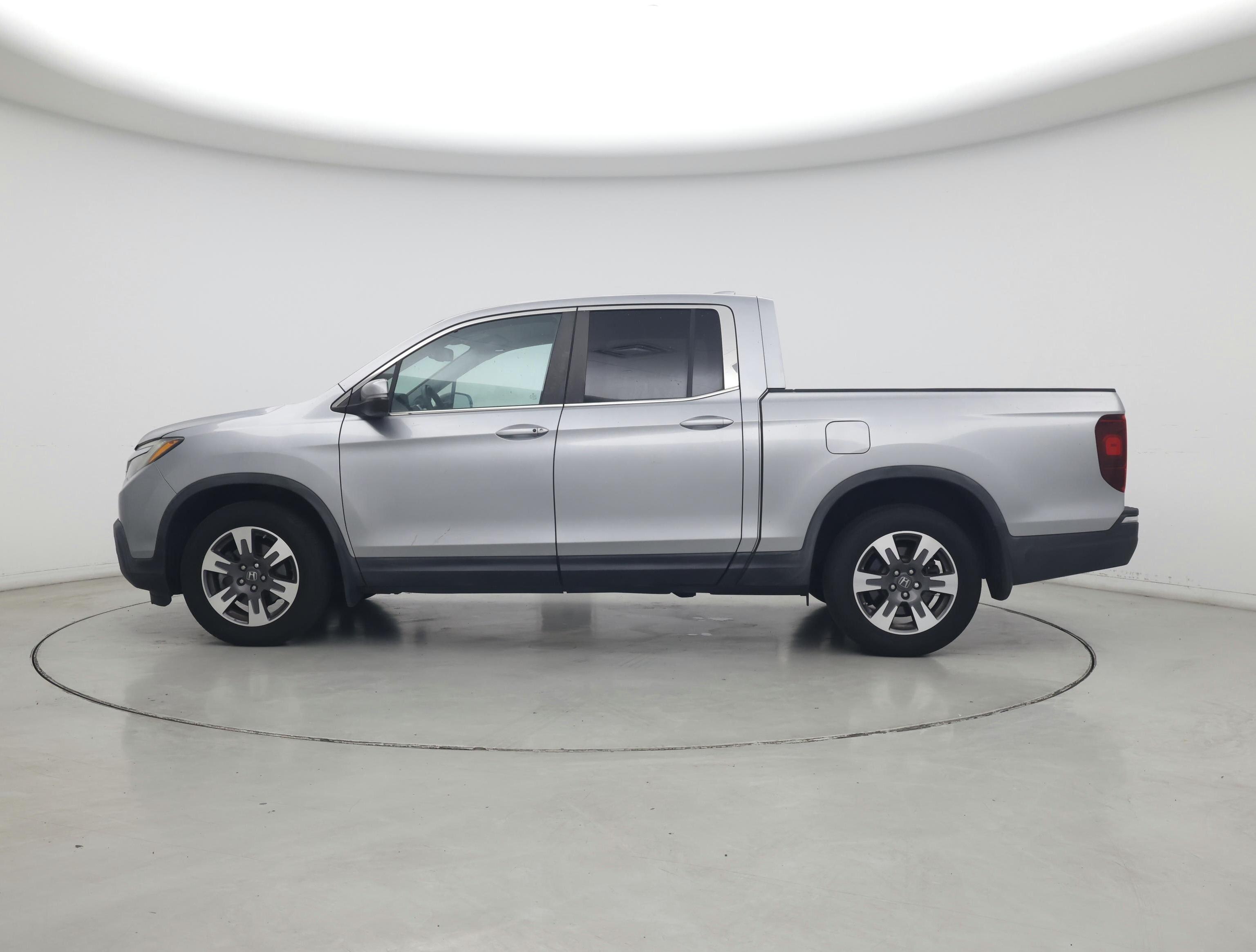 Thumbnail: 2017 Honda Ridgeline - 3