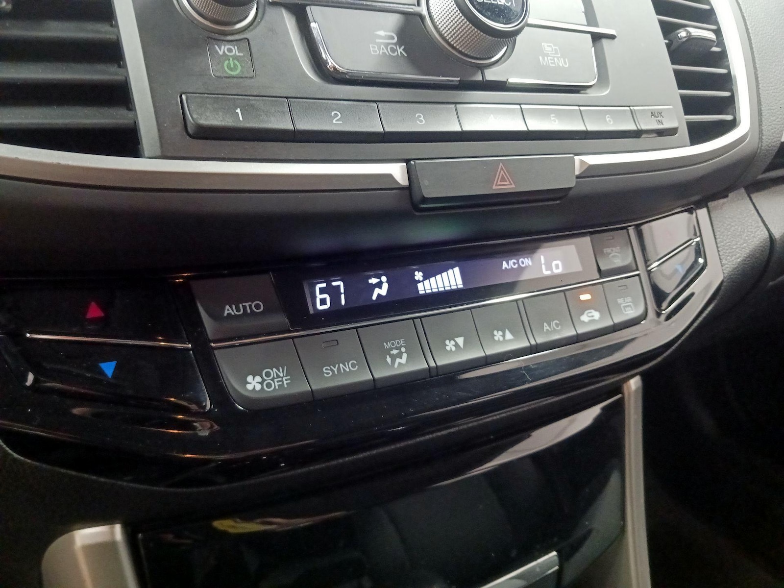 2016 Honda Accord LX - Photo 15