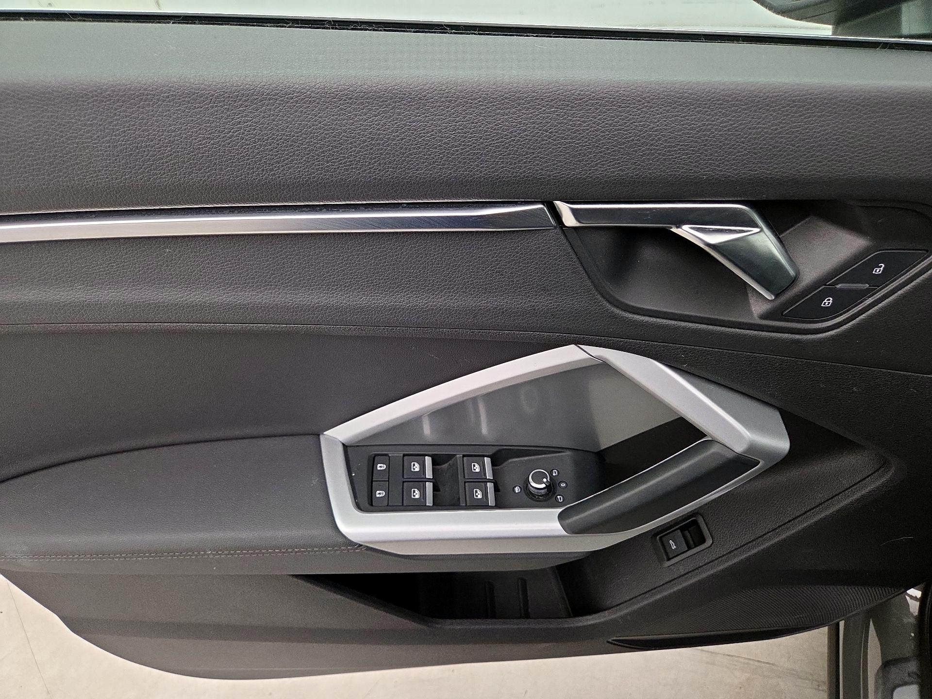 Thumbnail: 2020 Audi Q3 - 12