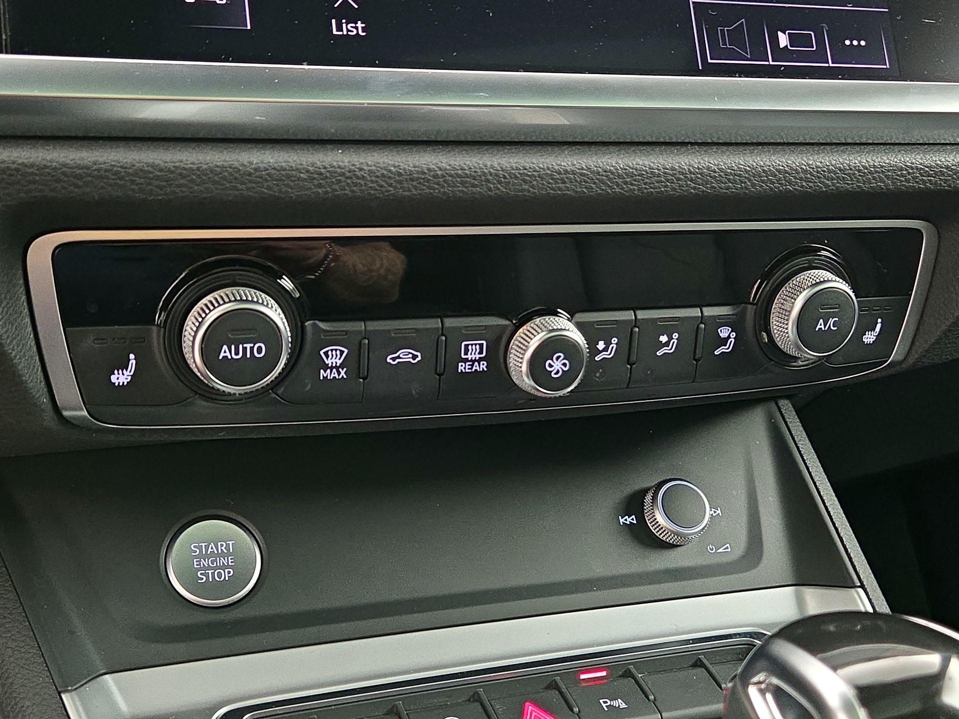 Thumbnail: 2020 Audi Q3 - 16