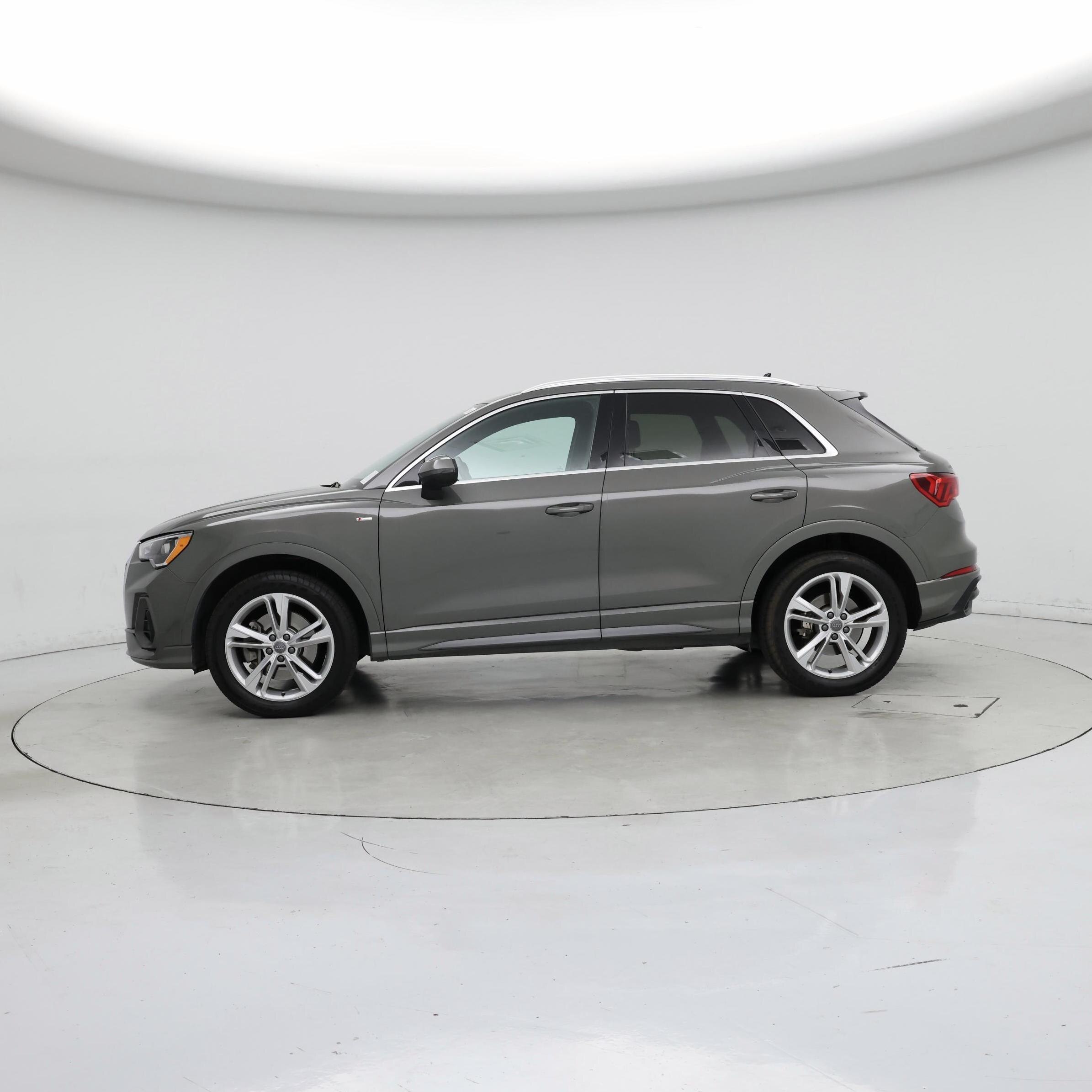 Thumbnail: 2020 Audi Q3 - 3