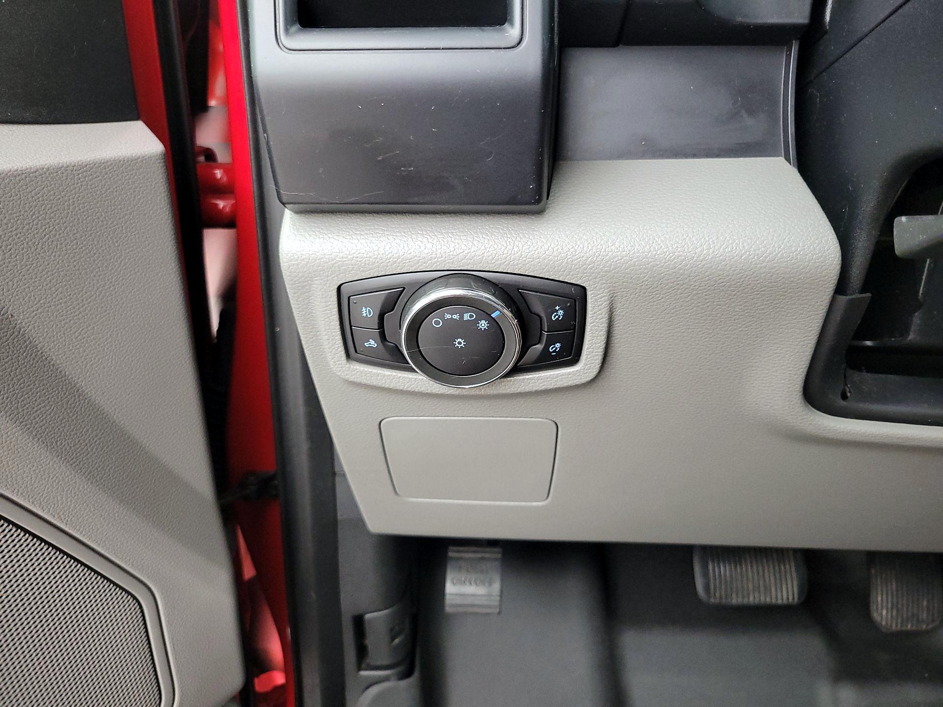 Thumbnail: 2016 Ford F-150 - 13