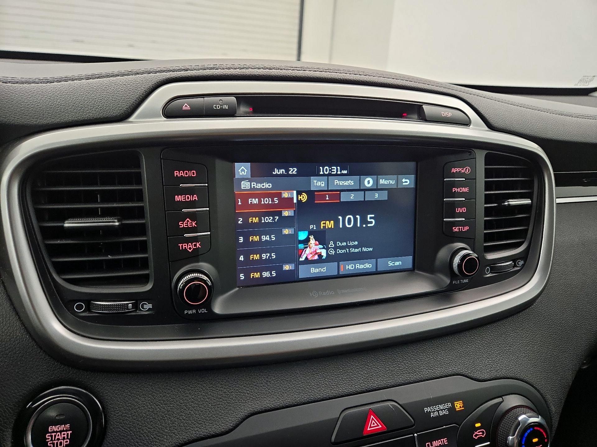 Thumbnail: 2017 Kia Sorento - 15