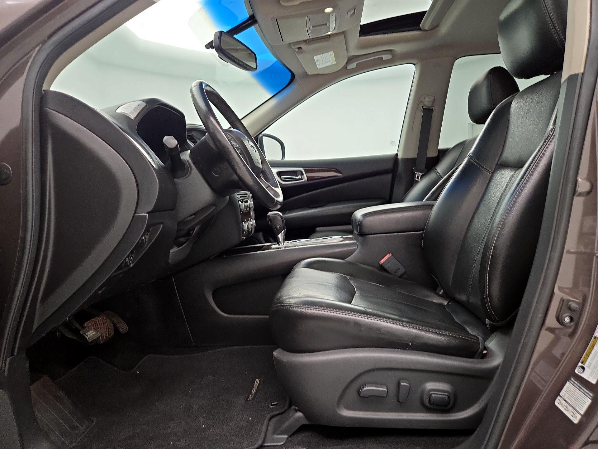 Thumbnail: 2015 Nissan Pathfinder - 11