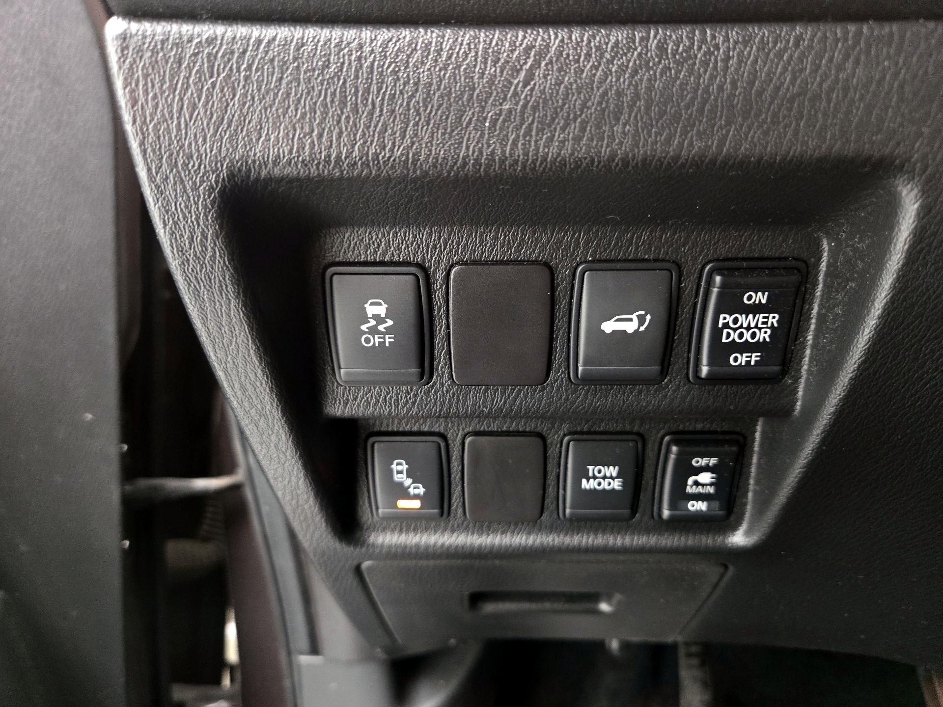 Thumbnail: 2015 Nissan Pathfinder - 13
