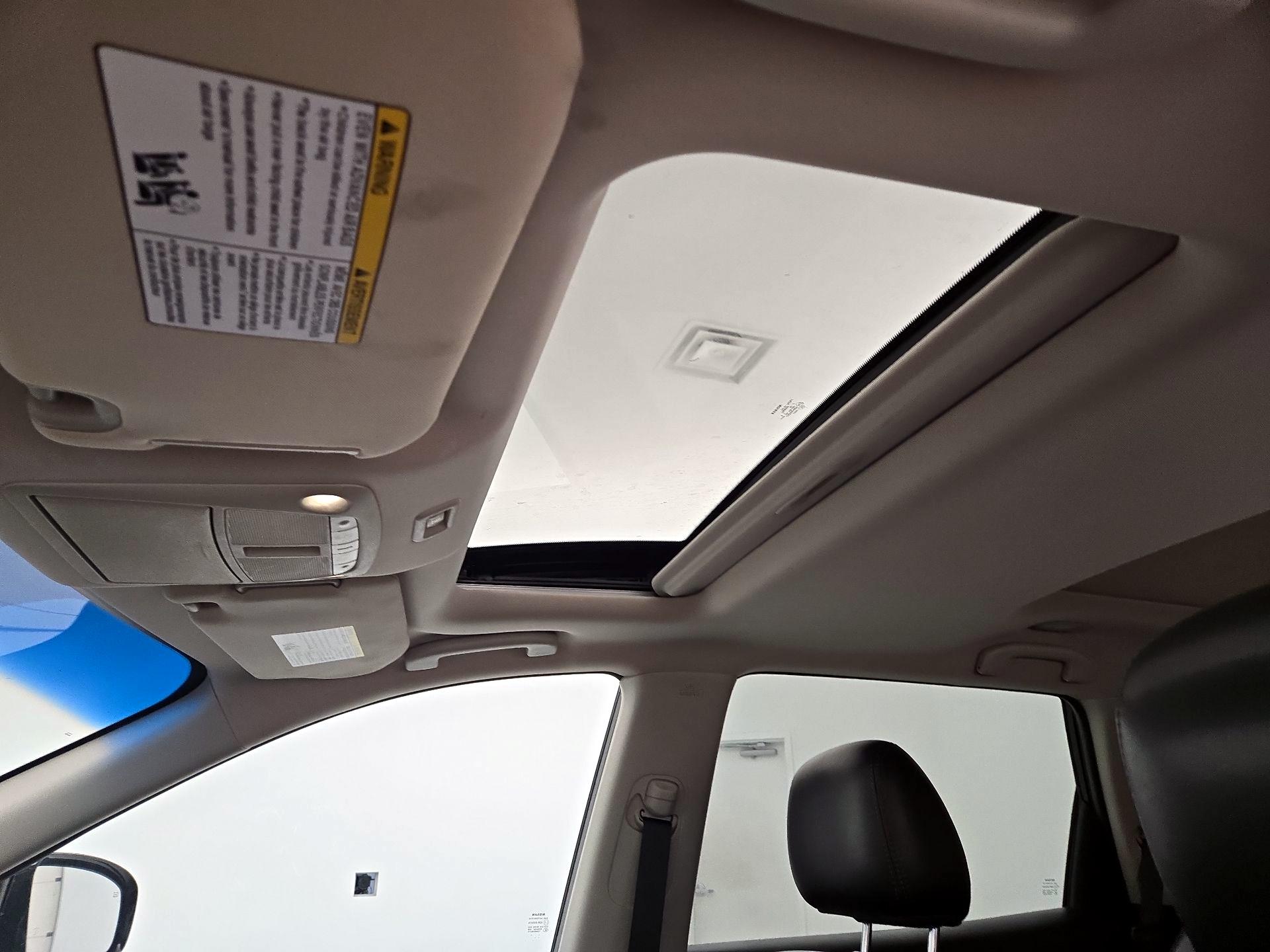 Thumbnail: 2015 Nissan Pathfinder - 19