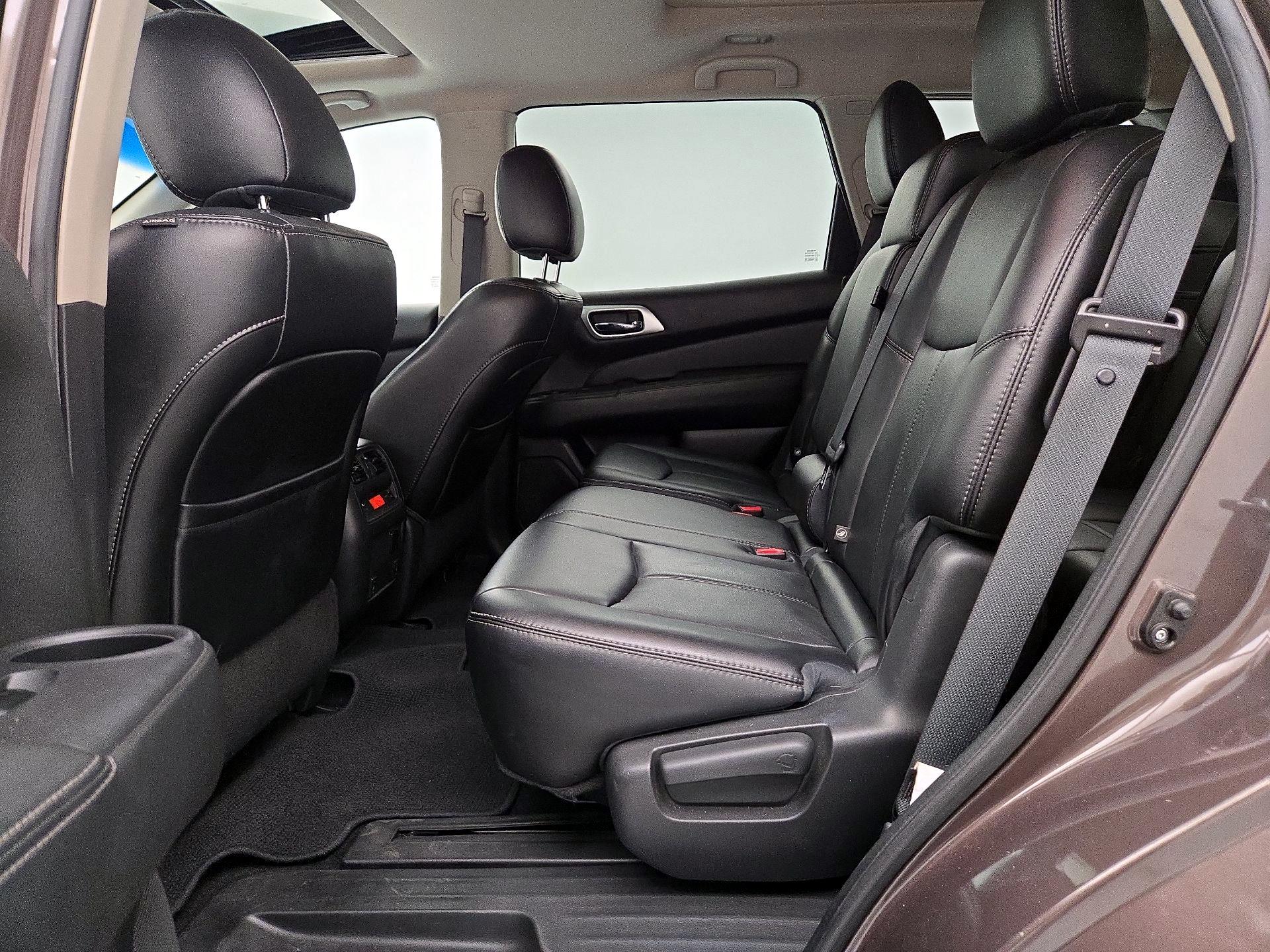 Thumbnail: 2015 Nissan Pathfinder - 20