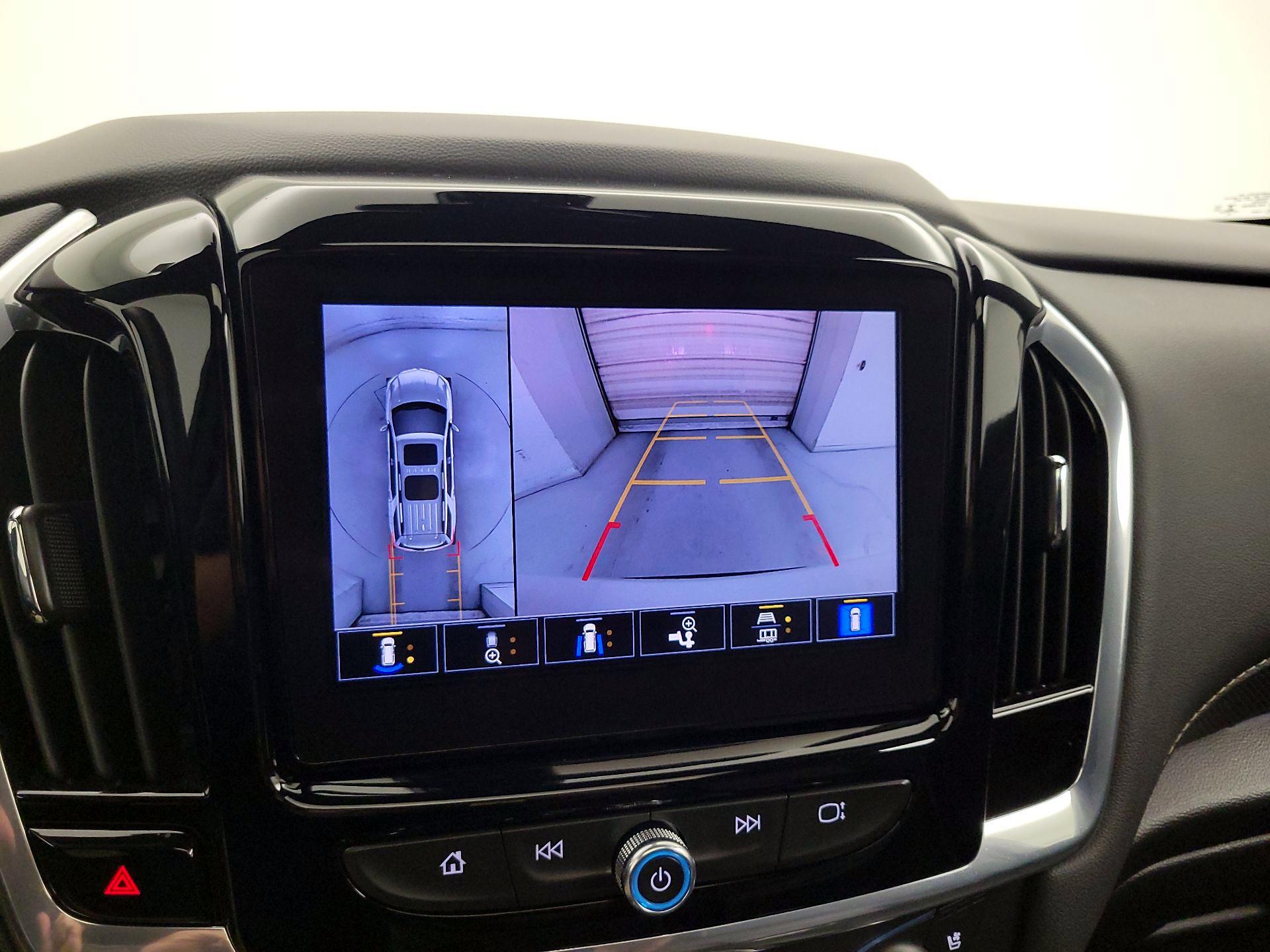 Thumbnail: 2022 Chevrolet Traverse - 14