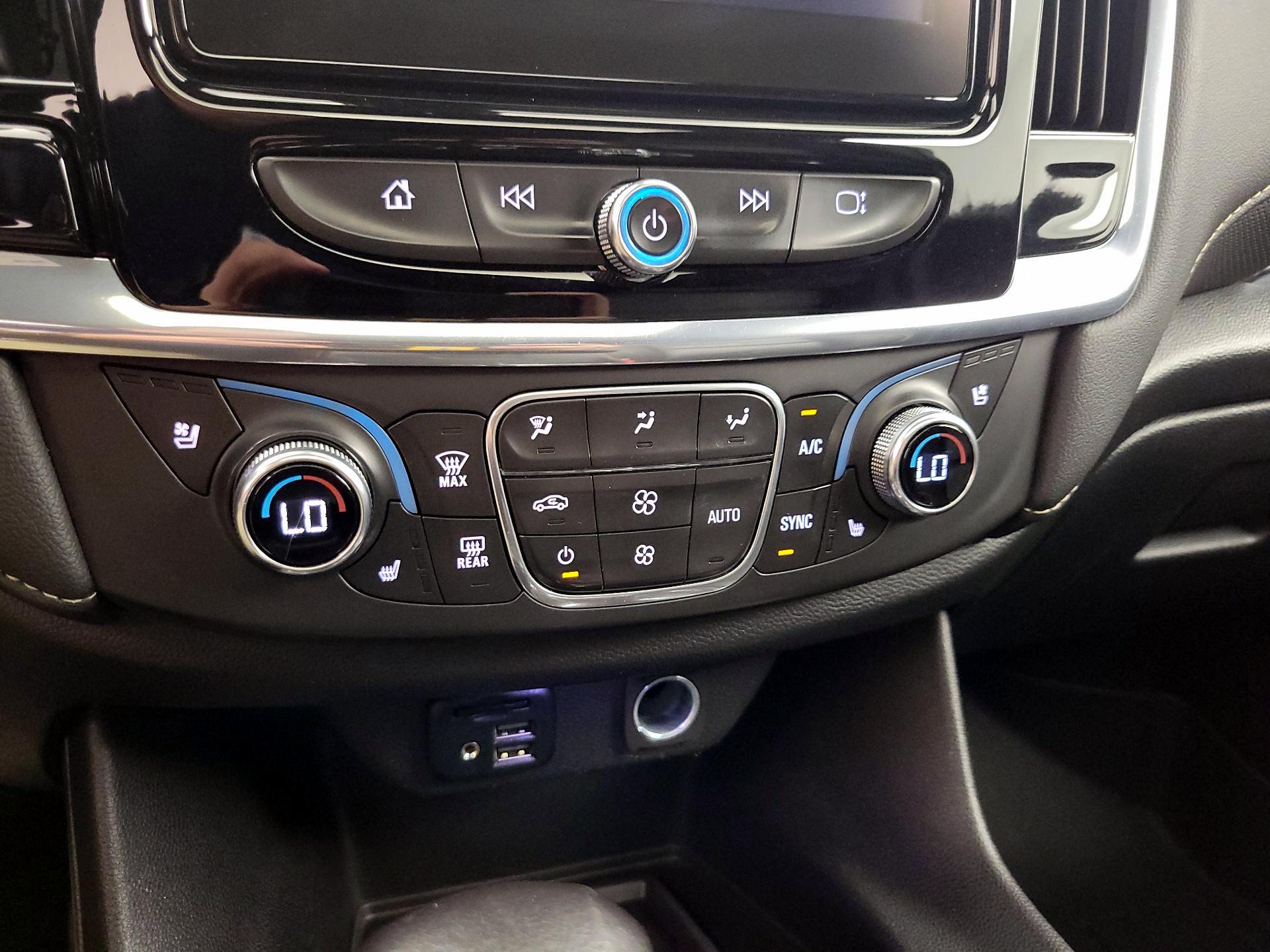 Thumbnail: 2022 Chevrolet Traverse - 16