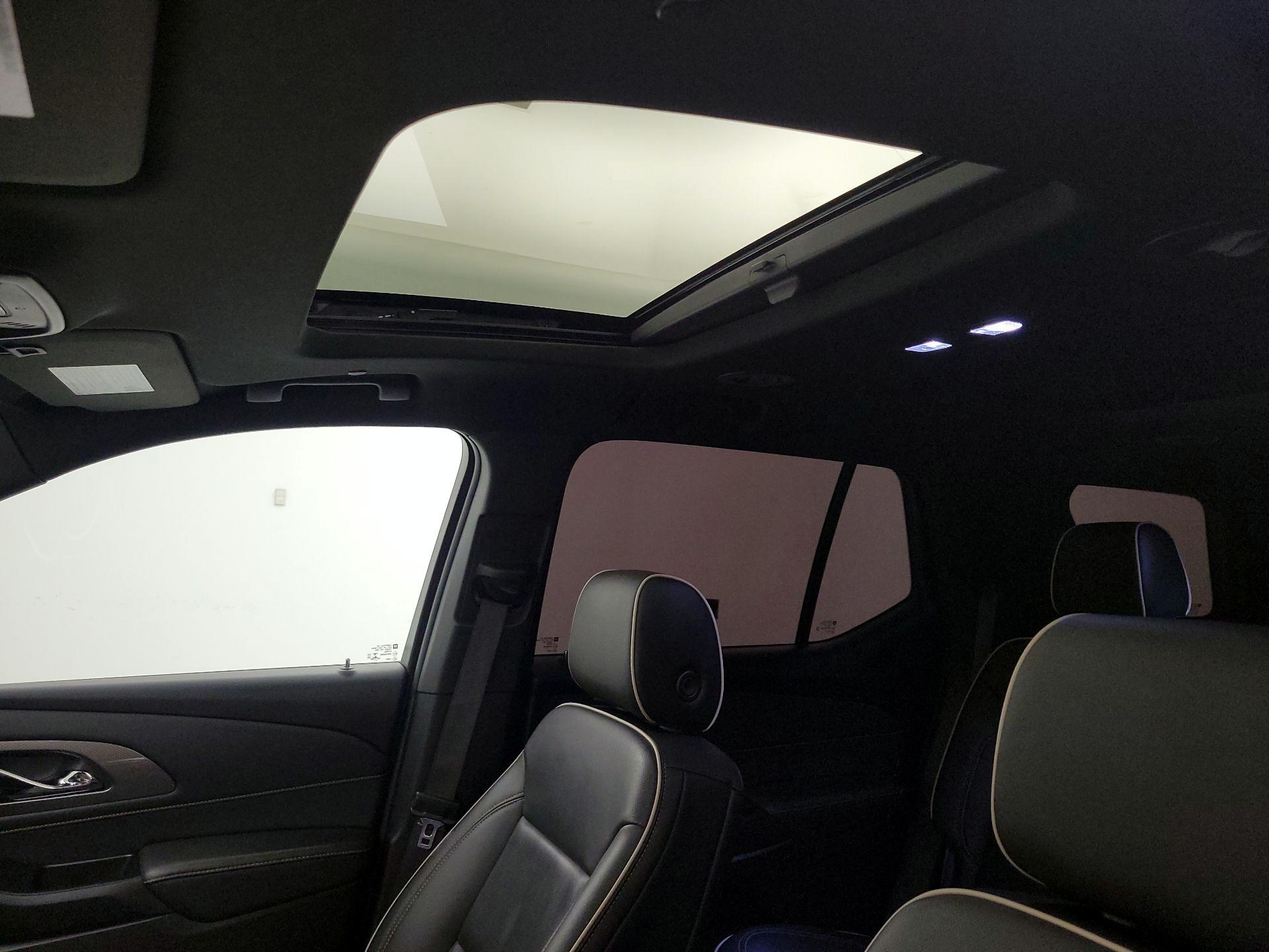 Thumbnail: 2022 Chevrolet Traverse - 19
