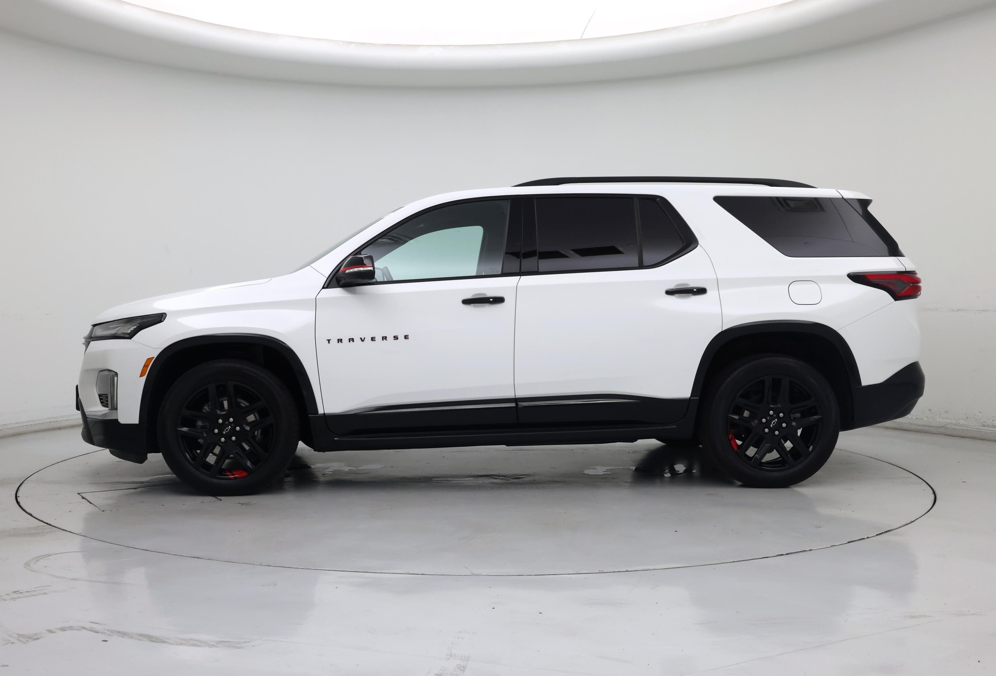 Thumbnail: 2022 Chevrolet Traverse - 3