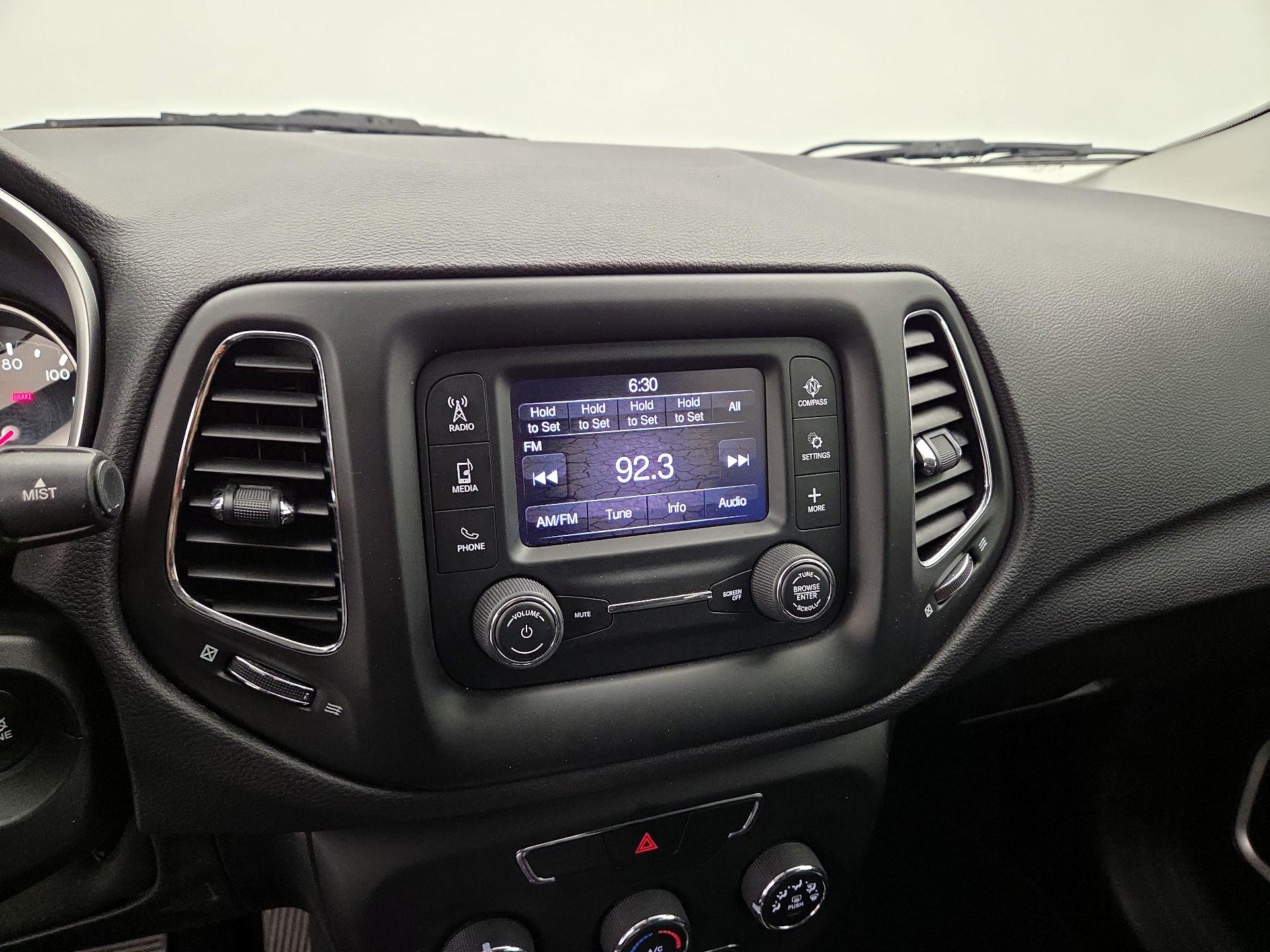 Thumbnail: 2018 Jeep Compass - 15