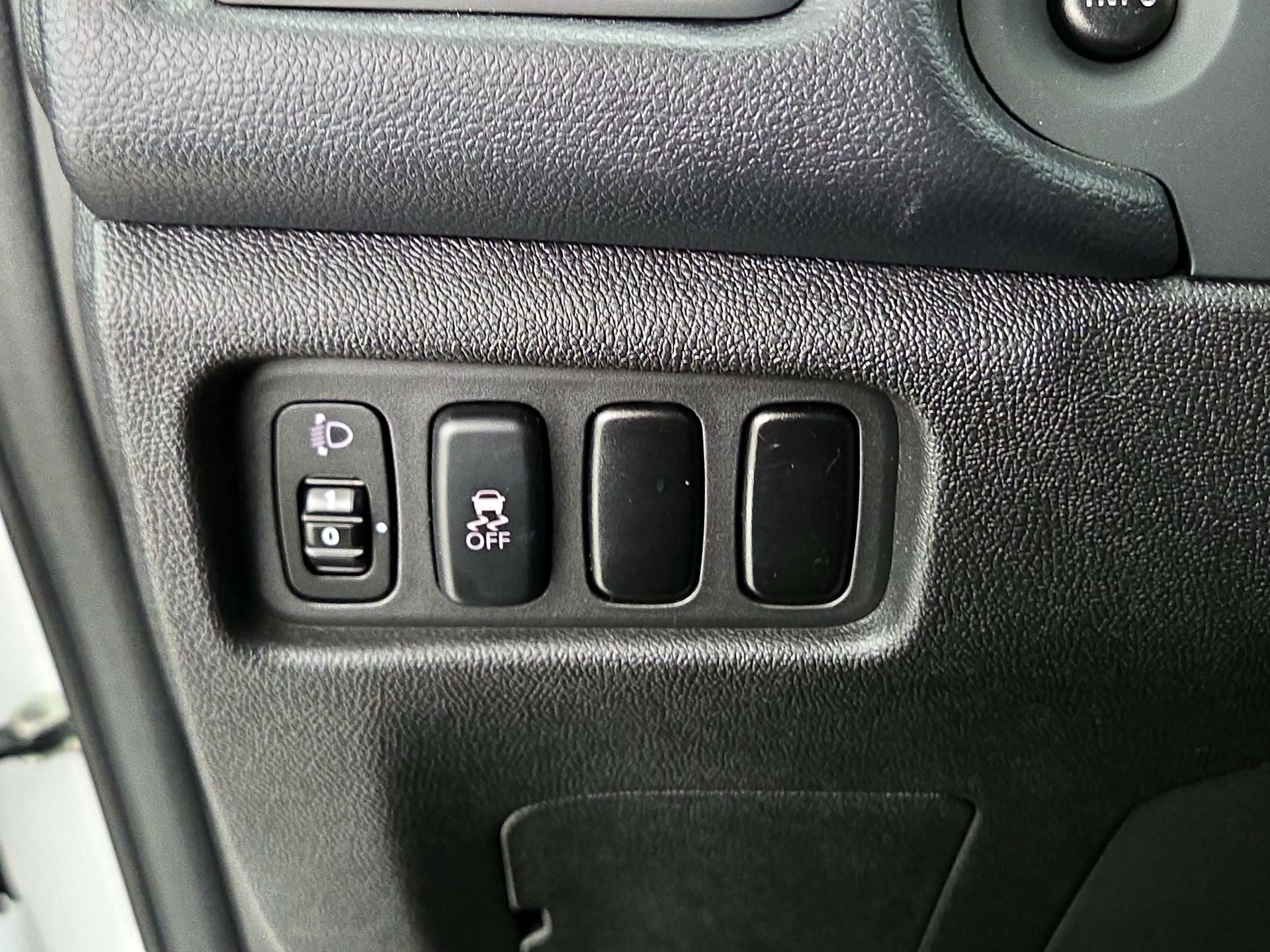 Thumbnail: 2015 Mitsubishi Outlander Sport - 13